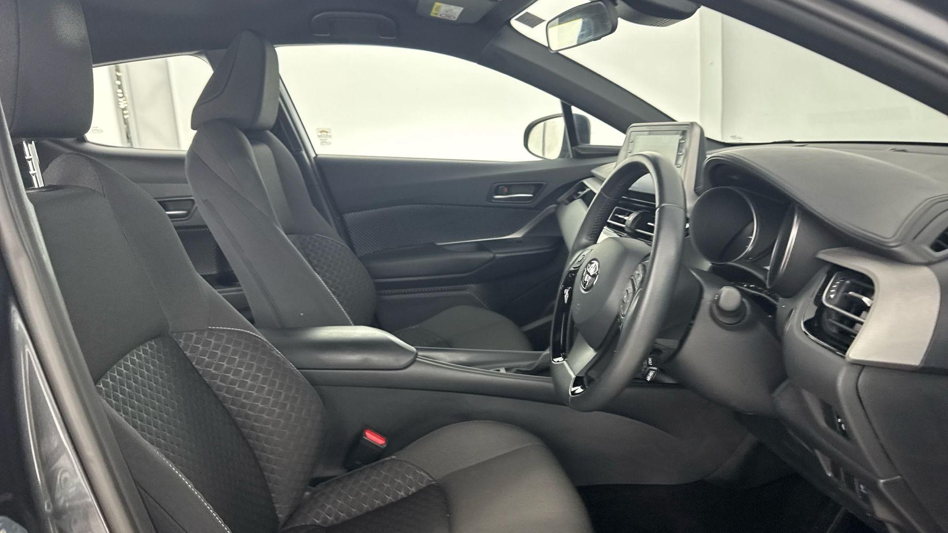 Toyota C-HR Image 19