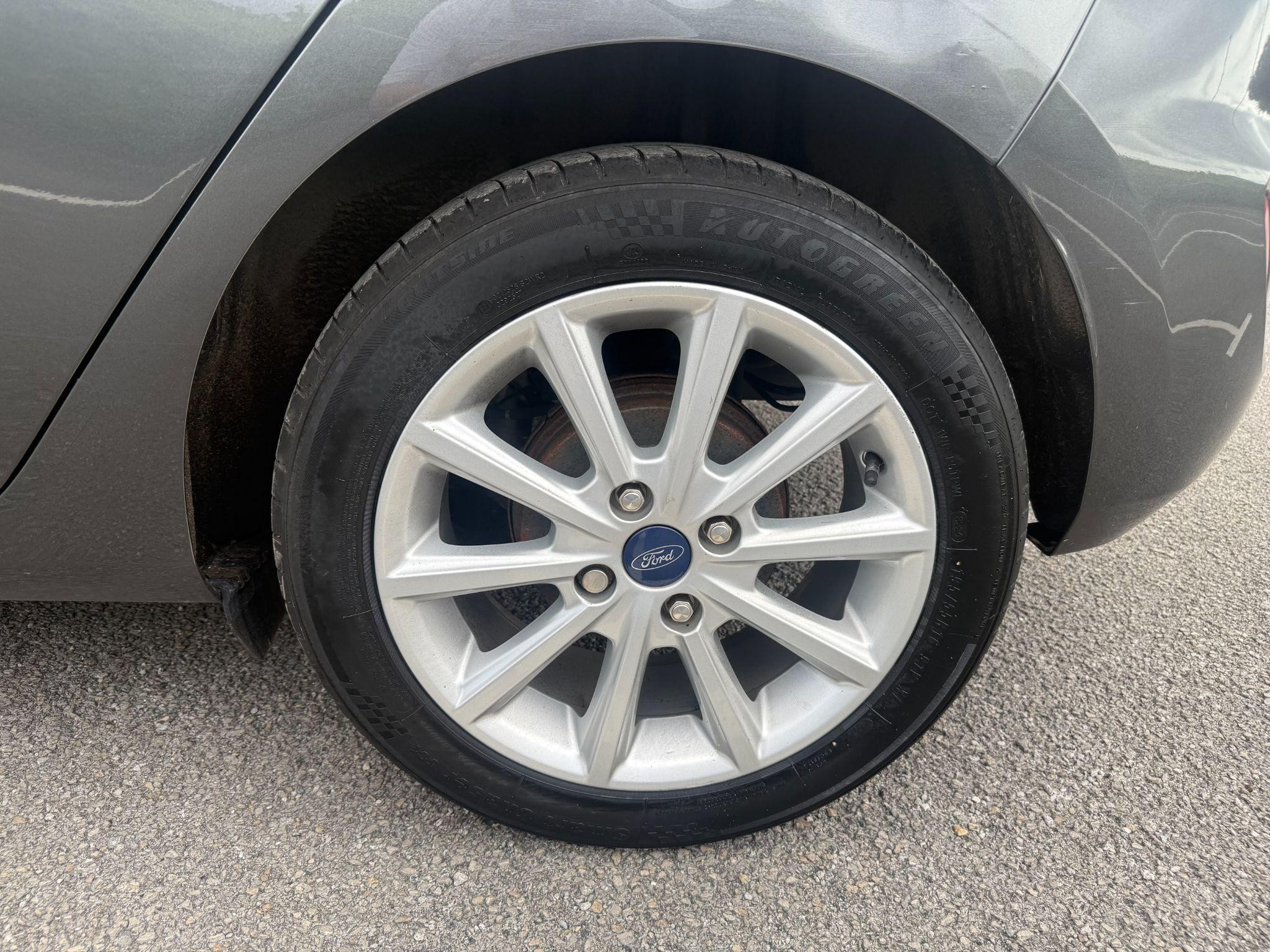 Ford Fiesta Image 9