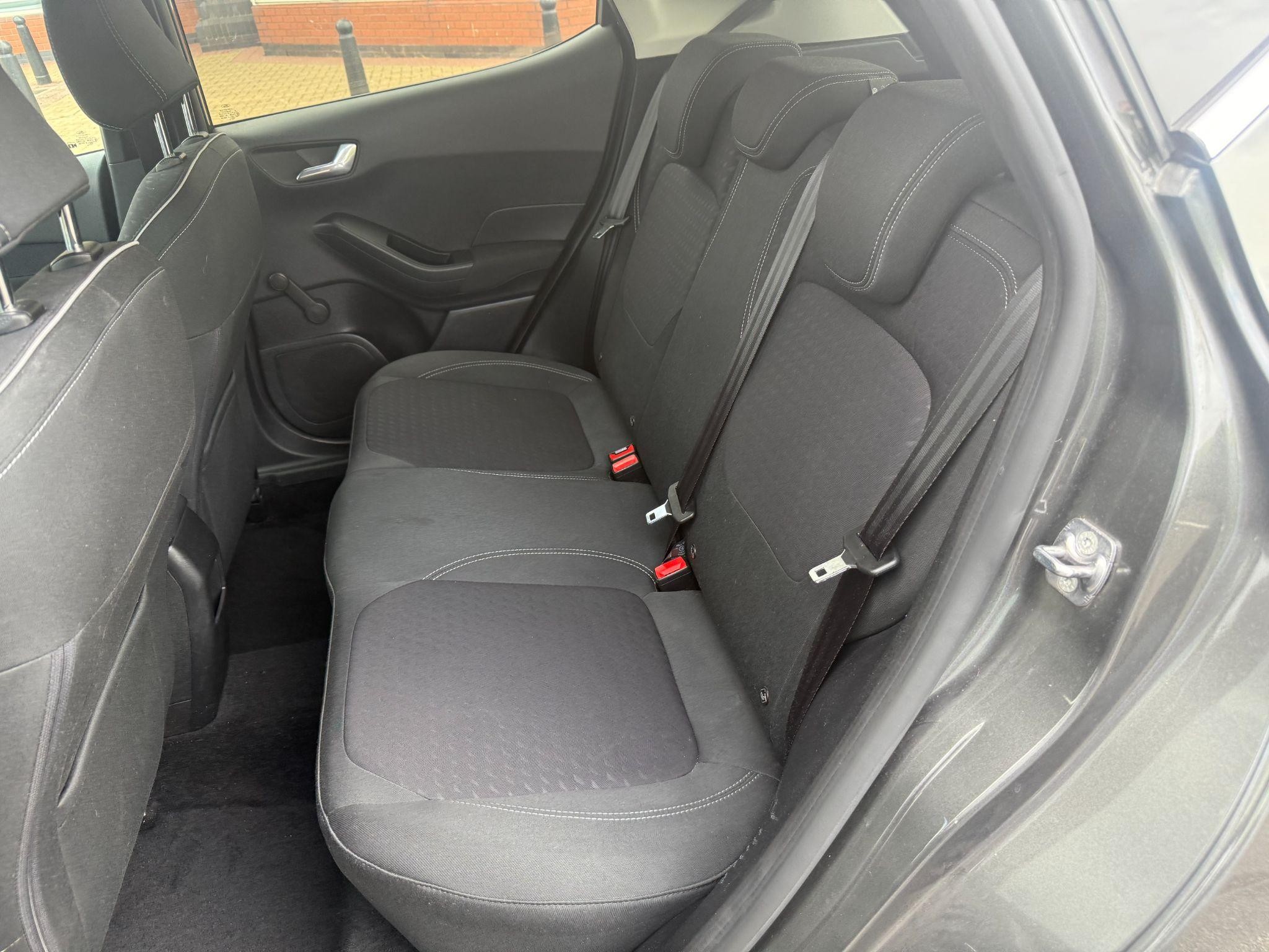 Ford Fiesta Image 14