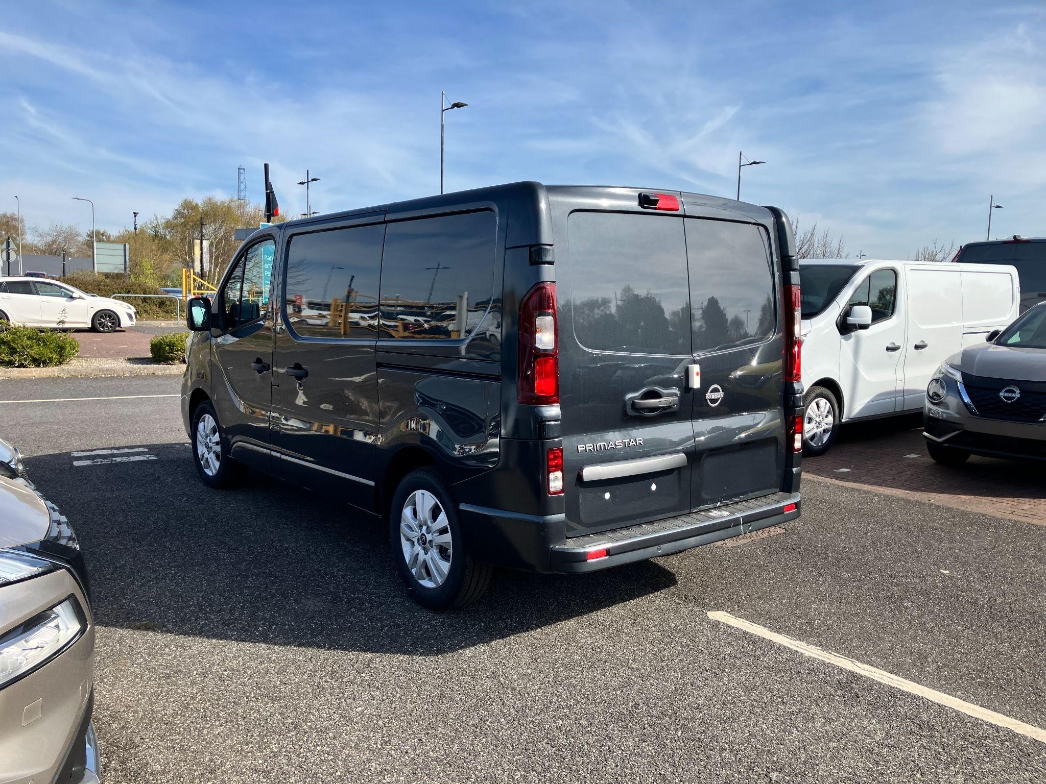 Nissan Primastar Image 4