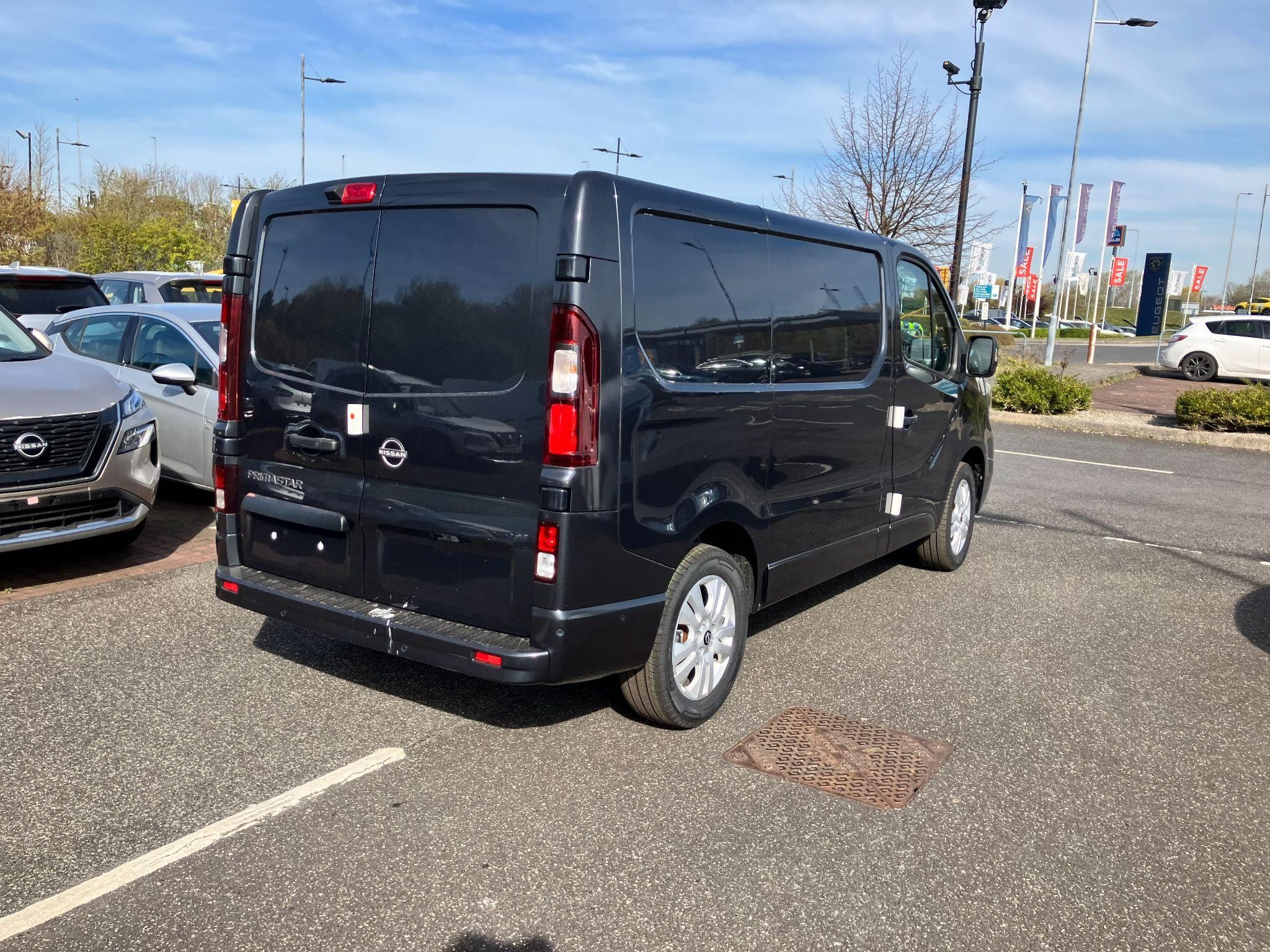 Nissan Primastar Image 6