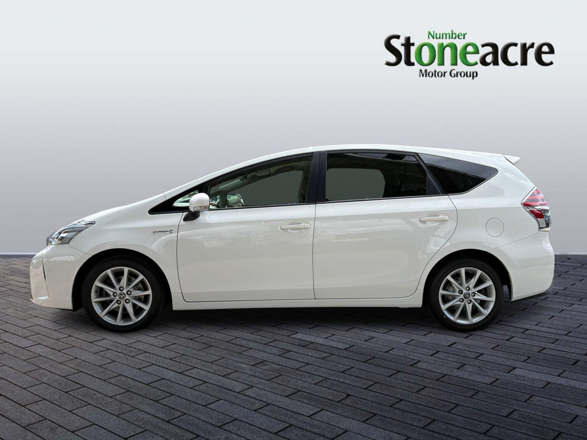 Toyota Prius+ Image 5