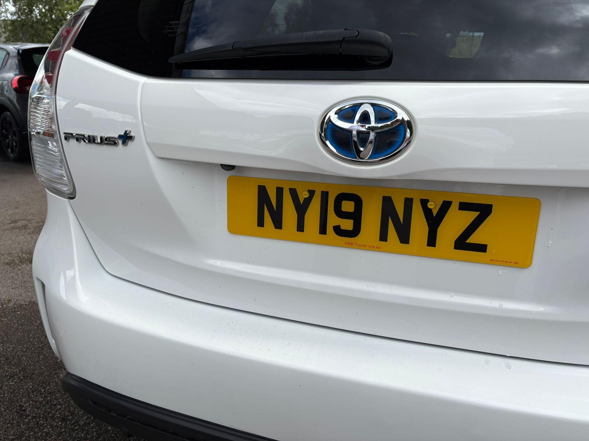 Toyota Prius+ Image 6