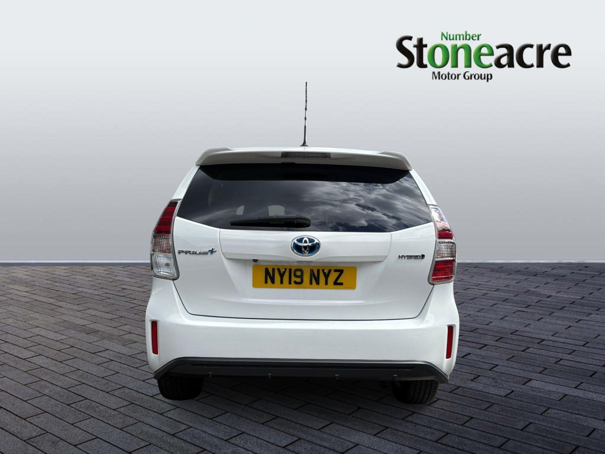 Toyota Prius+ Image 7
