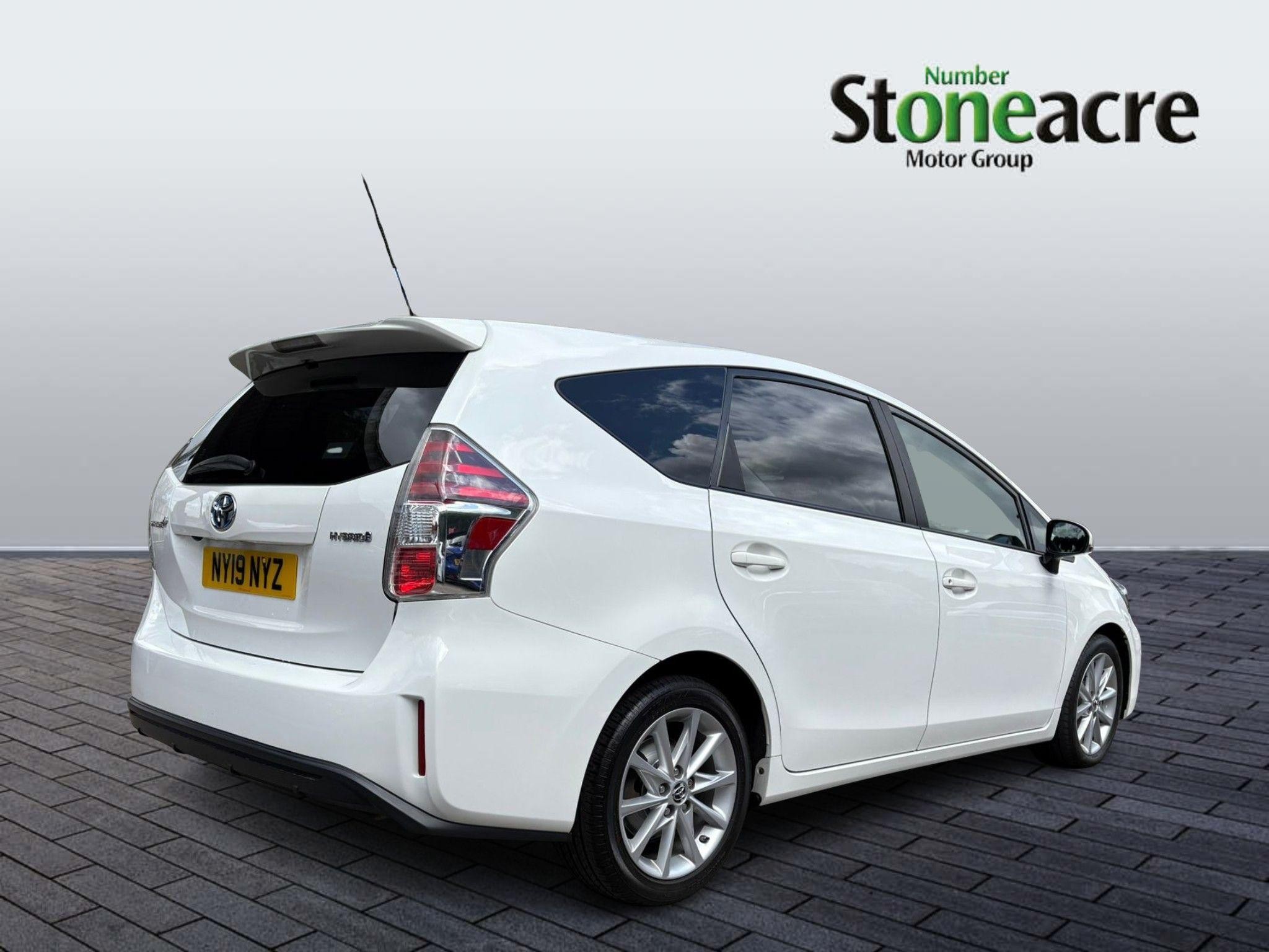 Toyota Prius+ Image 9