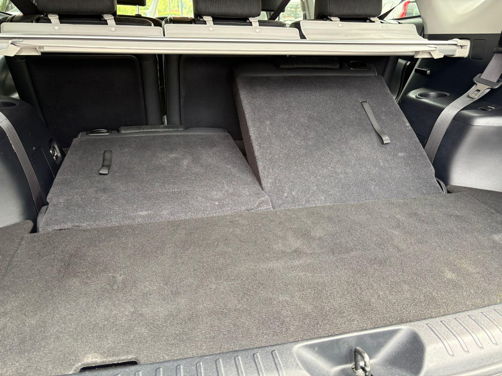 Toyota Prius+ Image 20