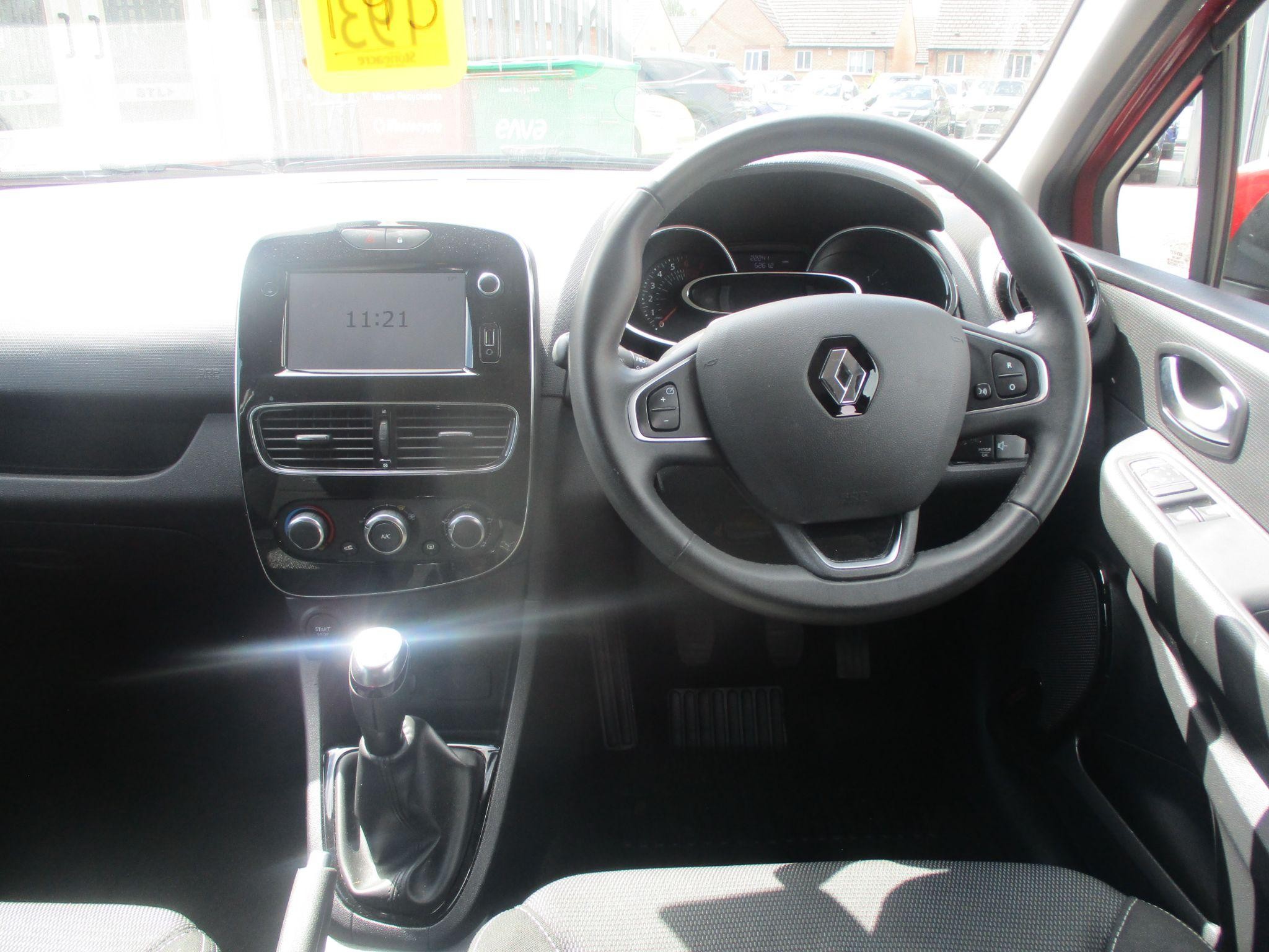 Renault Clio Image 17