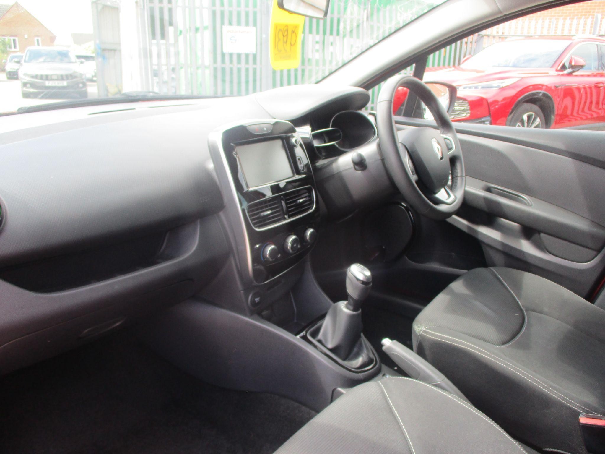 Renault Clio Image 18