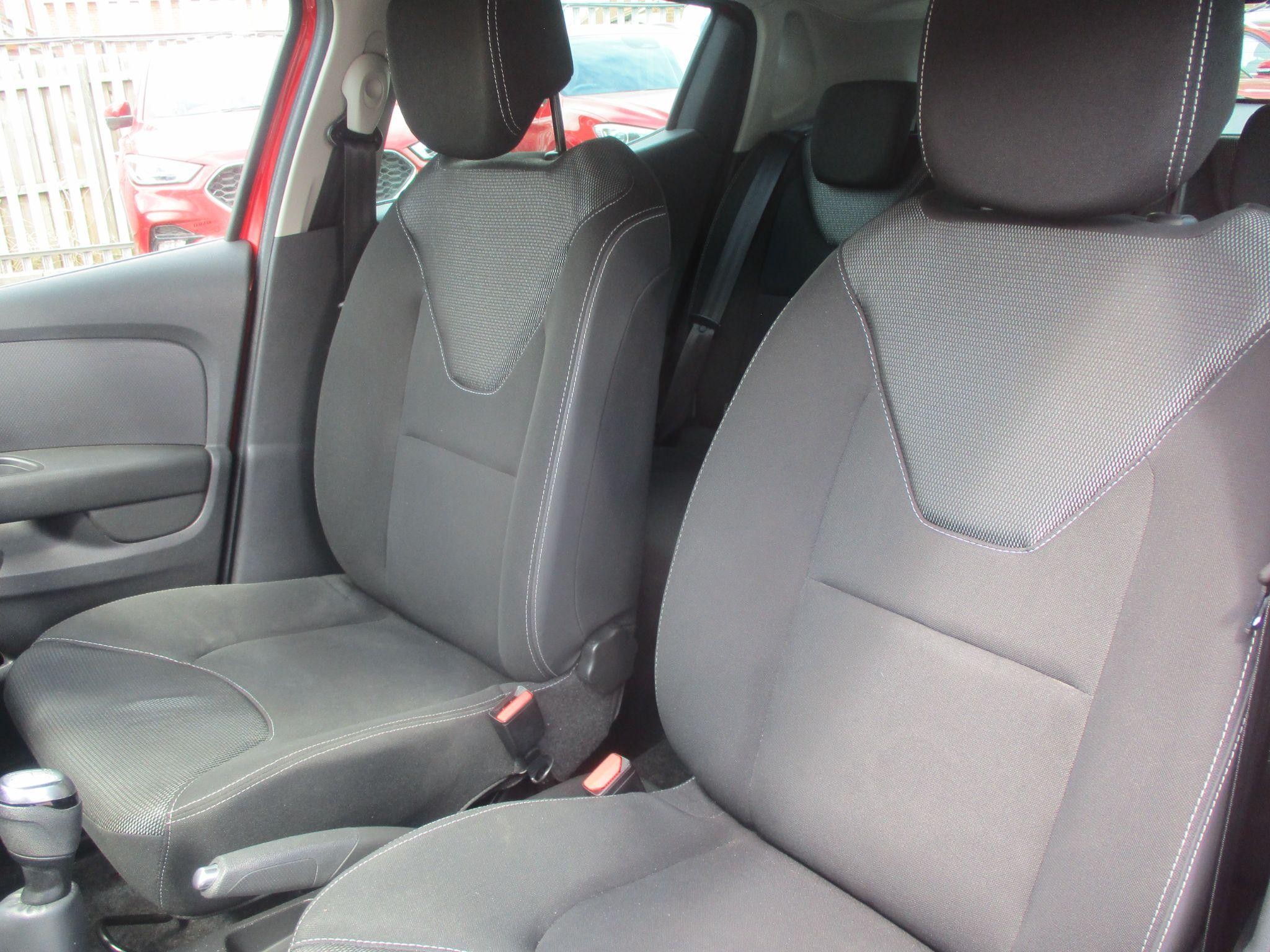 Renault Clio Image 19