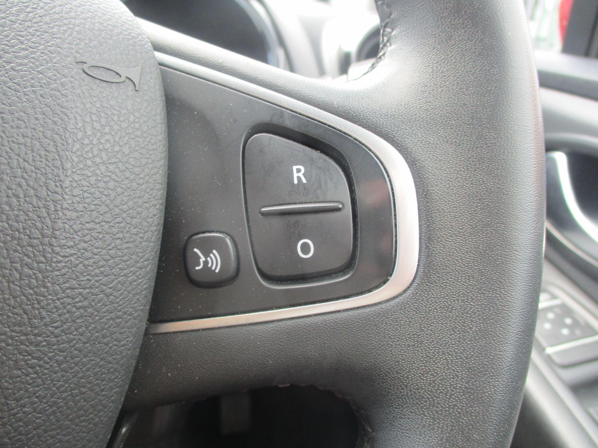 Renault Clio Image 25