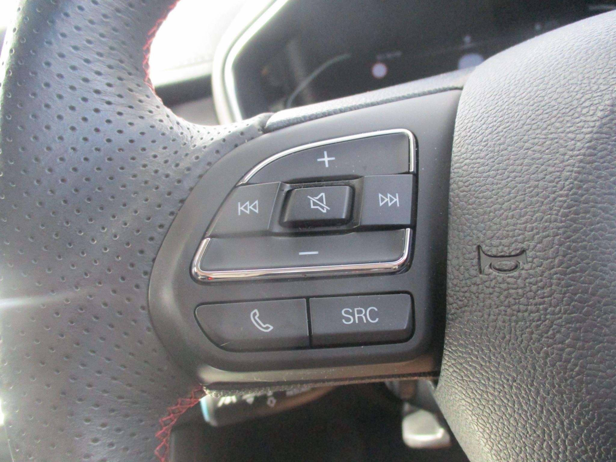 MG HS Image 25