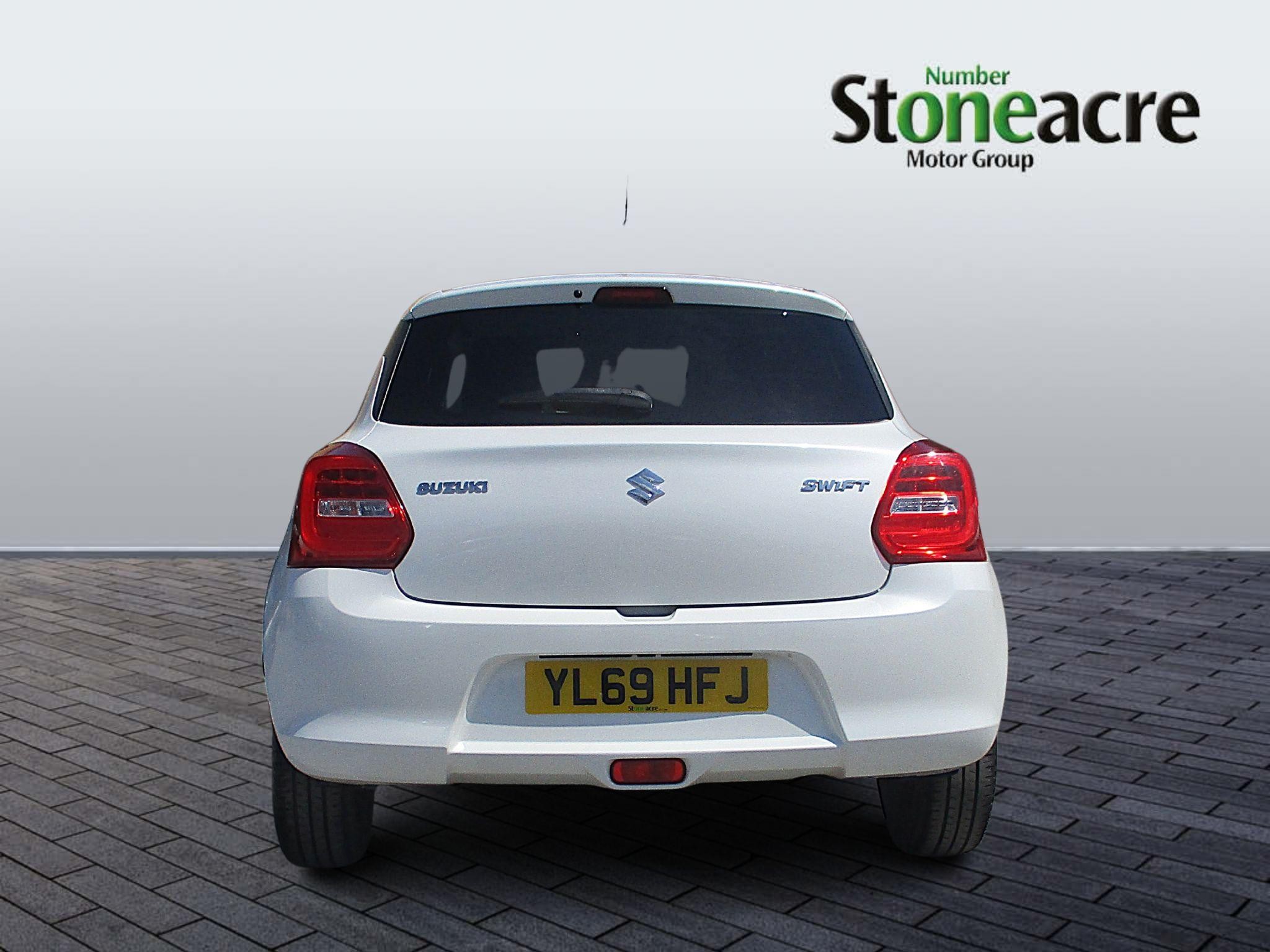 Suzuki Swift Image 5