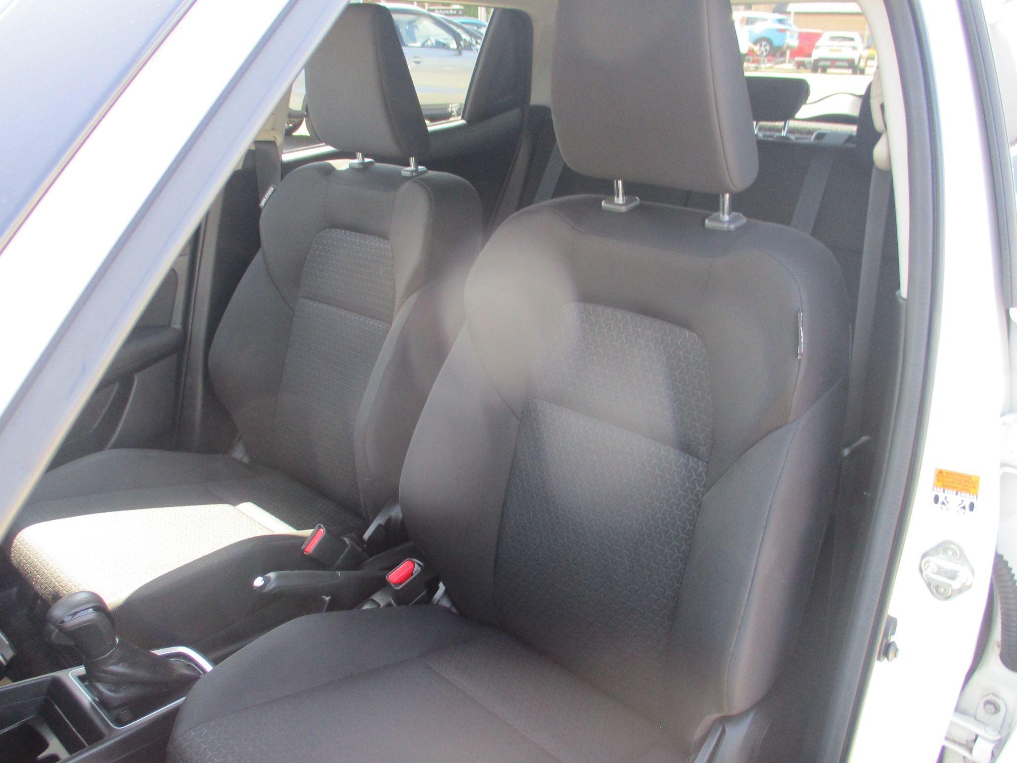 Suzuki Swift Image 17
