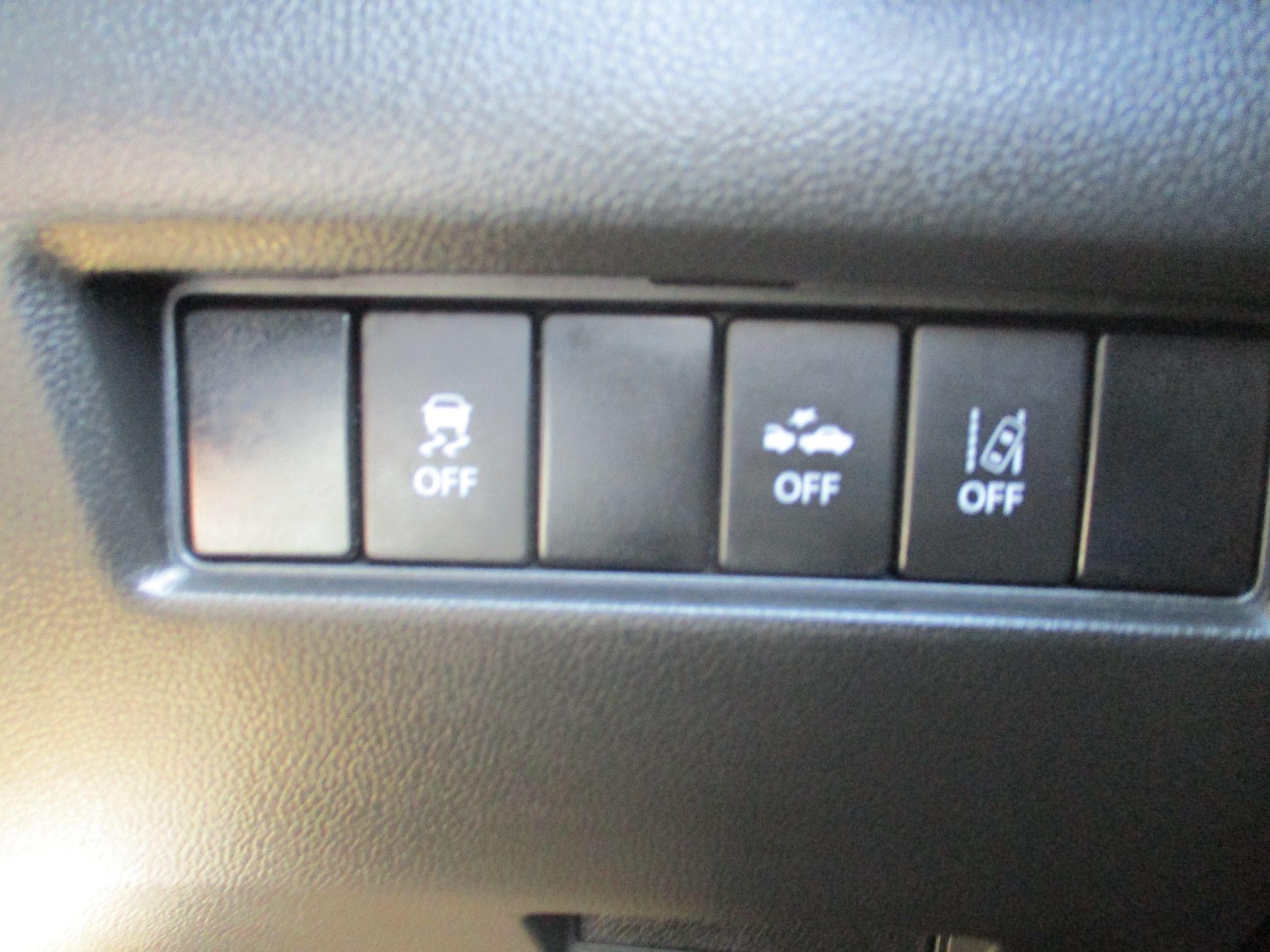 Suzuki Swift Image 21