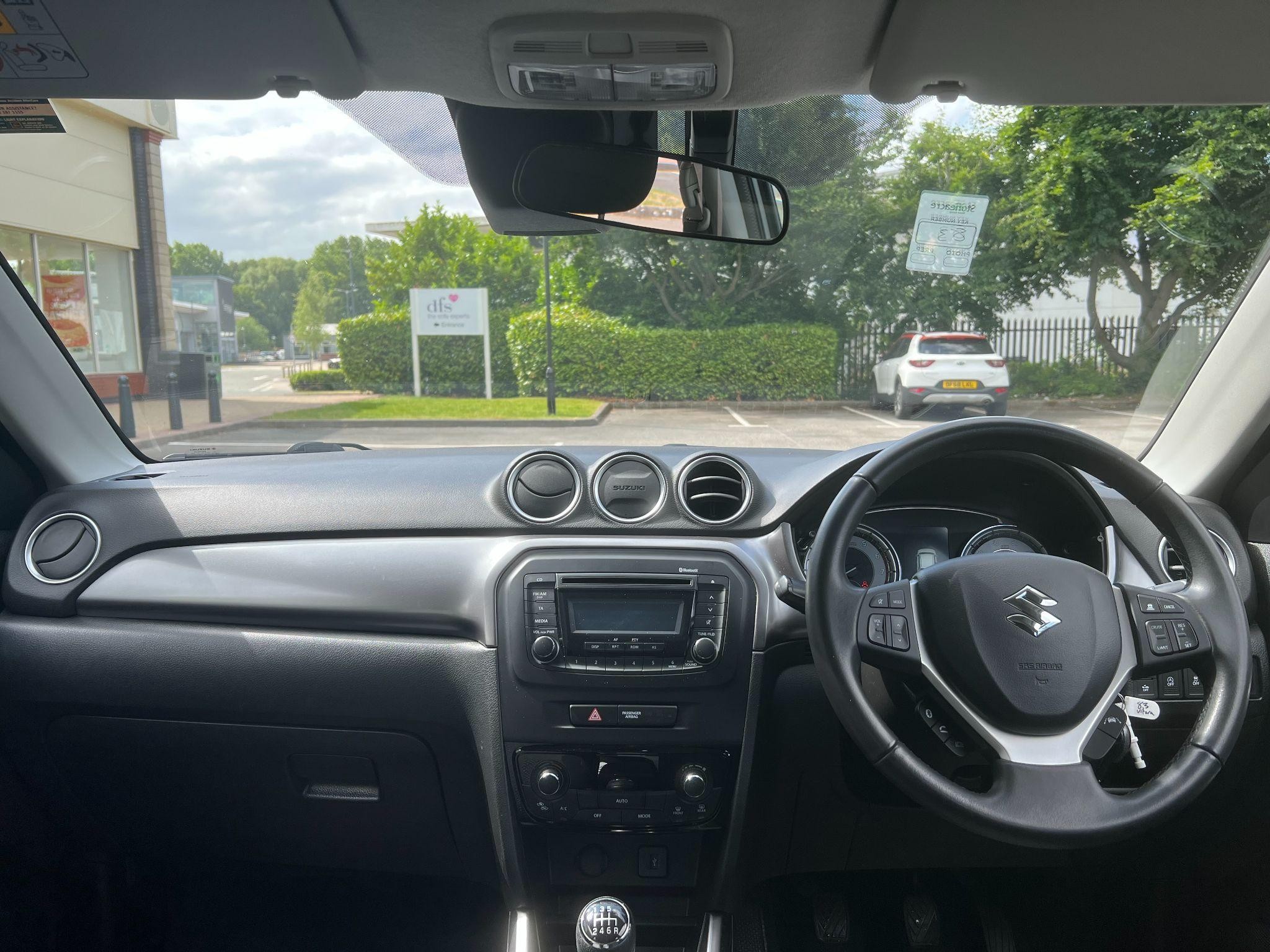 Suzuki Vitara Image 12