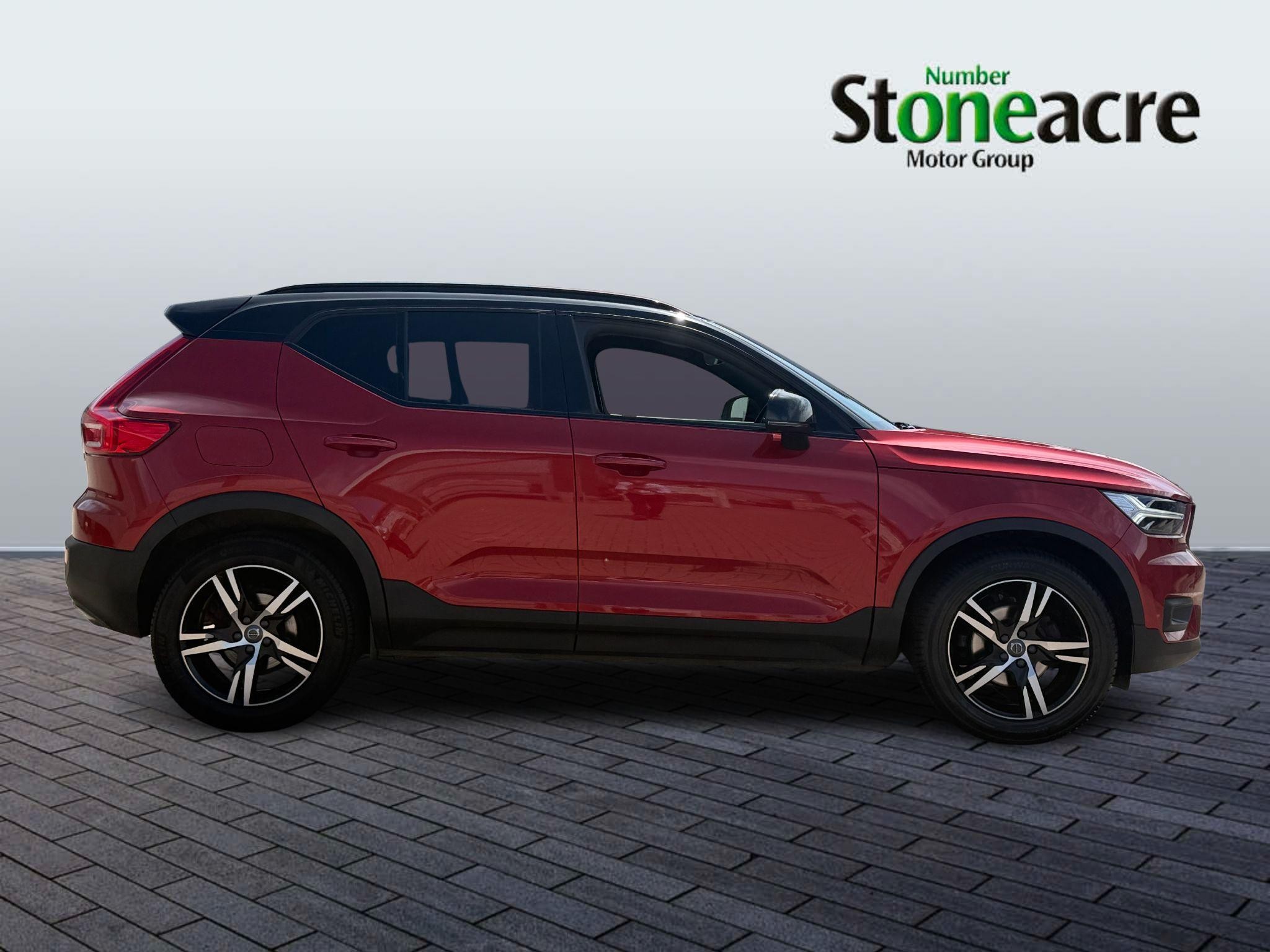 Volvo XC40 Image 2