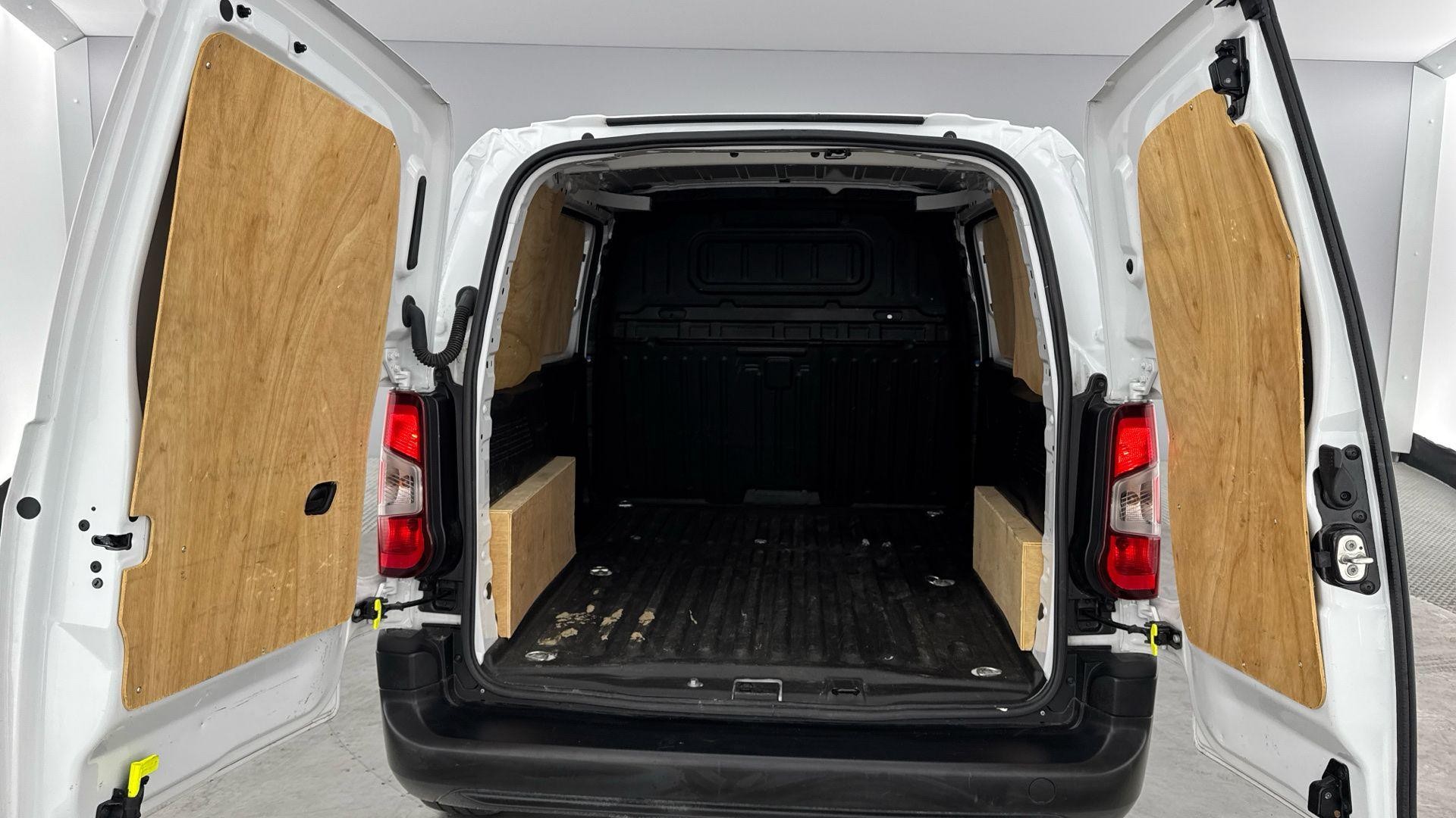 Toyota Proace City Image 12
