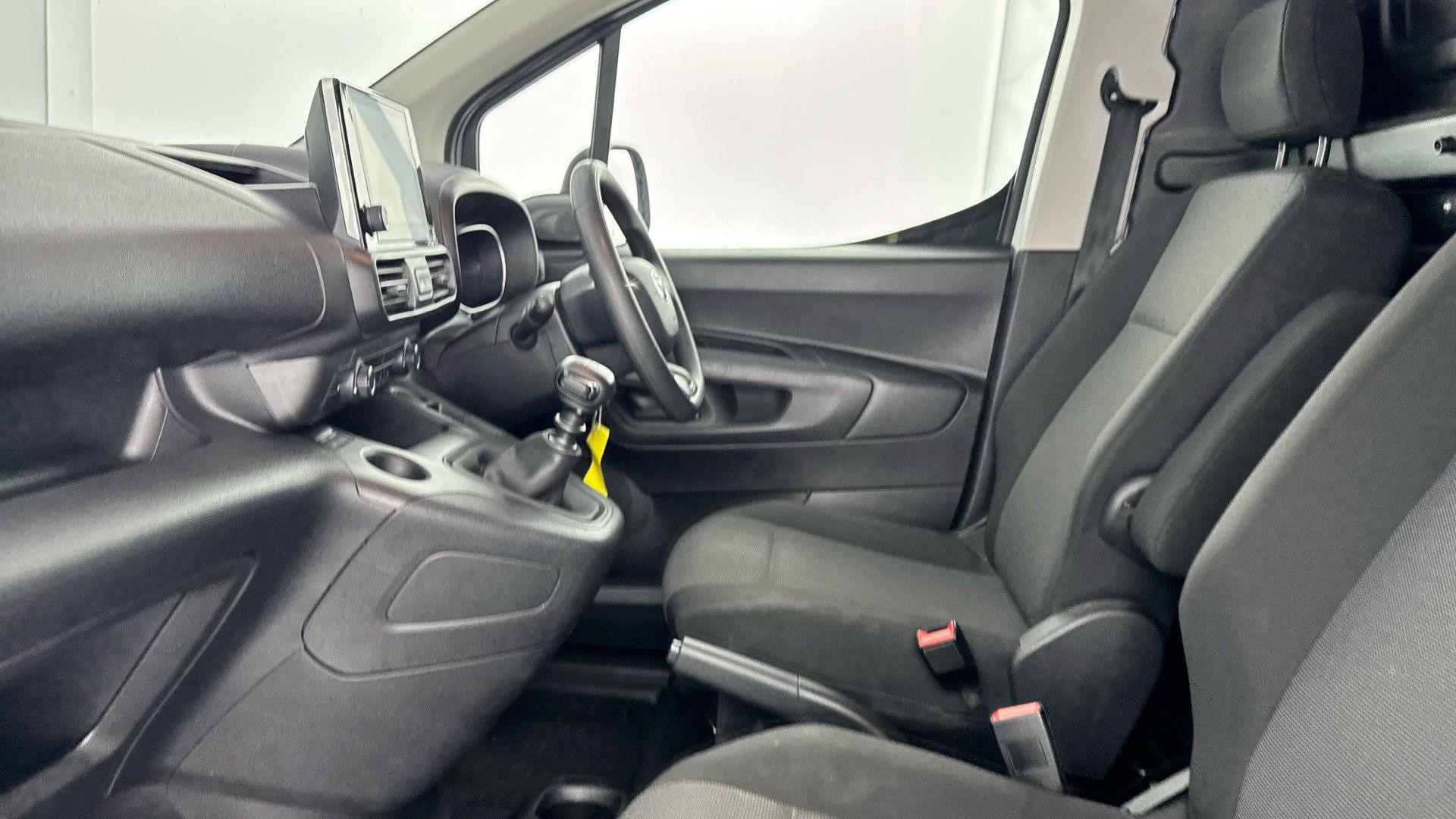 Toyota Proace City Image 18