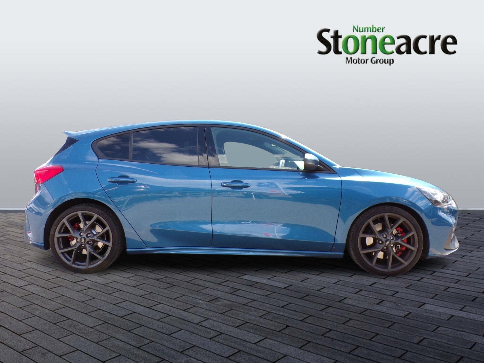 Ford Focus Image 2