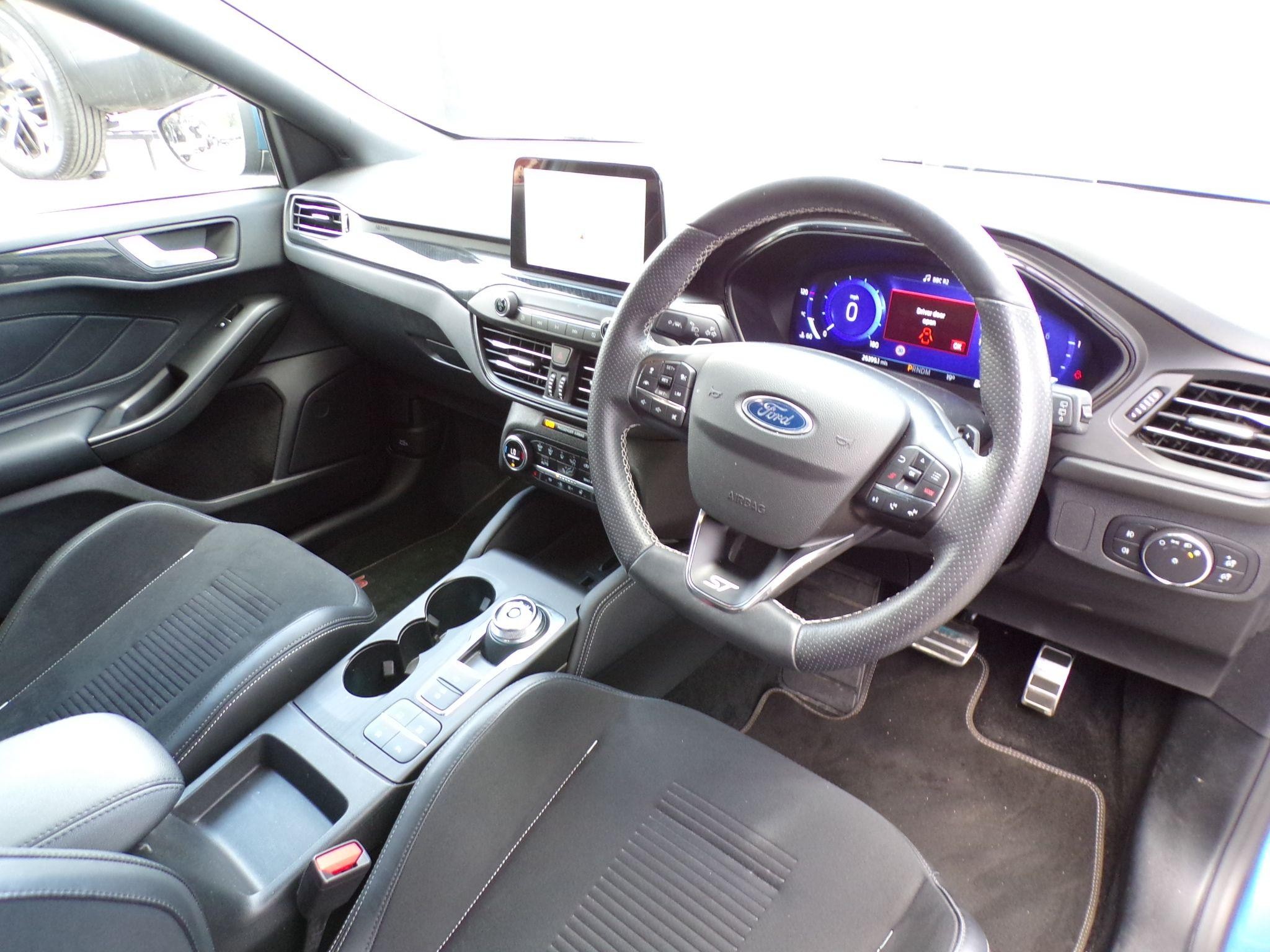 Ford Focus Image 12