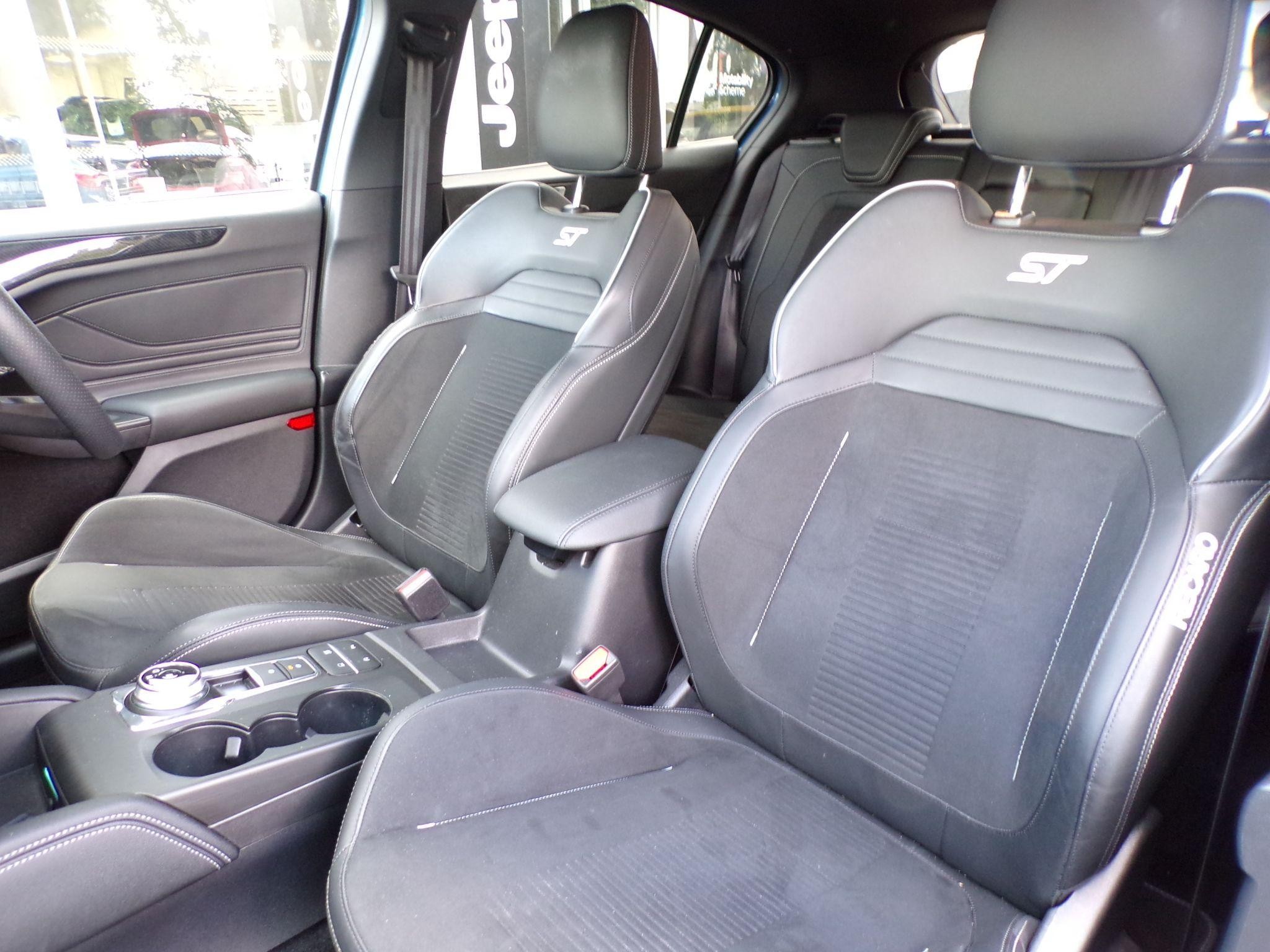 Ford Focus Image 14