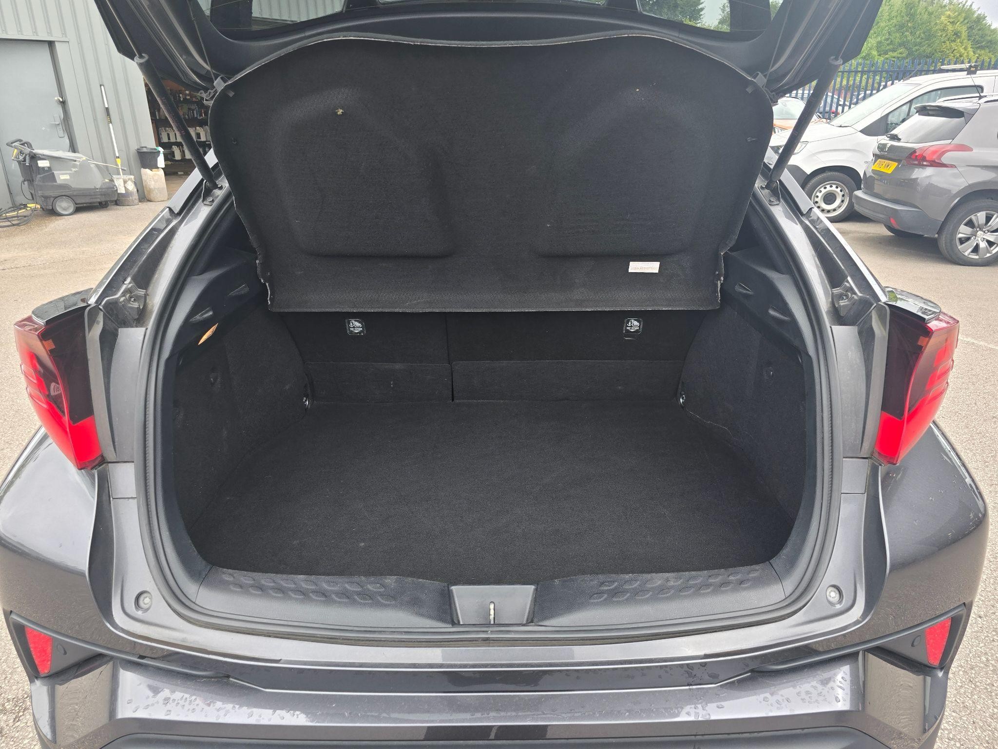 Toyota C-HR Image 10