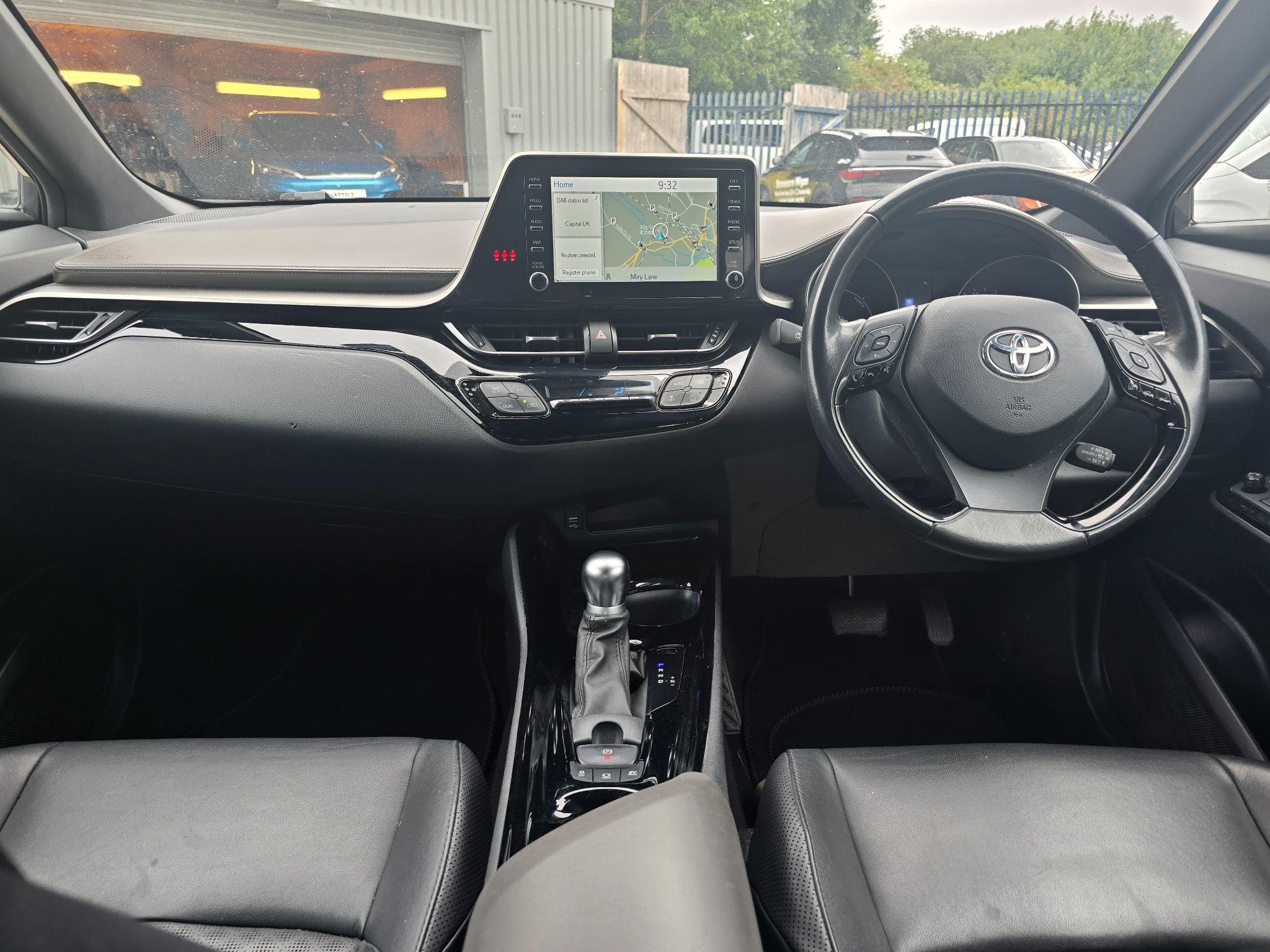 Toyota C-HR Image 14
