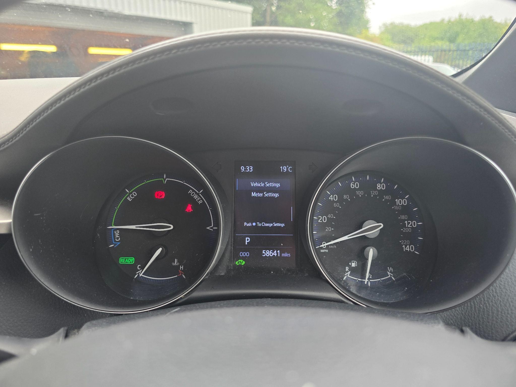 Toyota C-HR Image 16