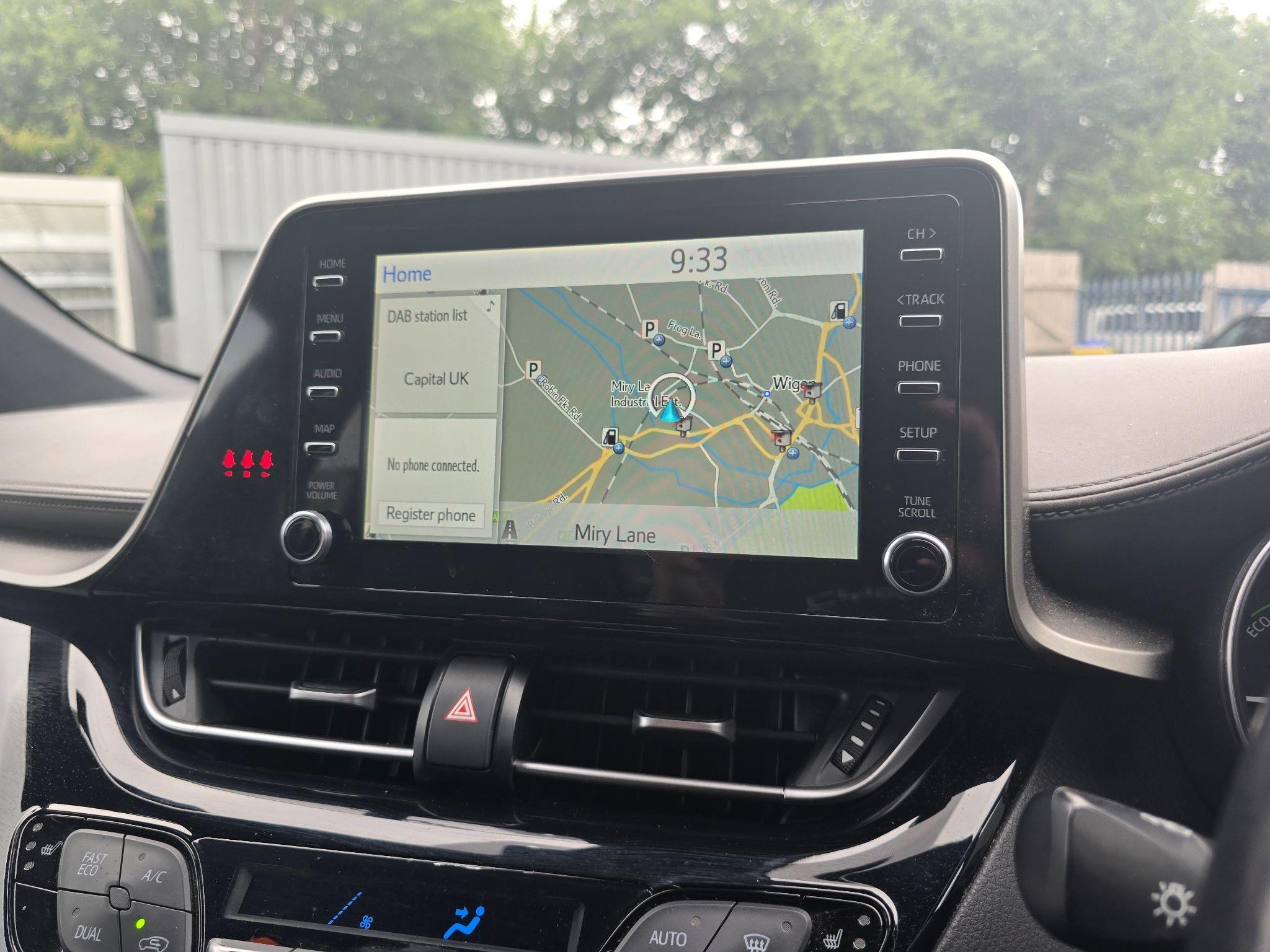 Toyota C-HR Image 17