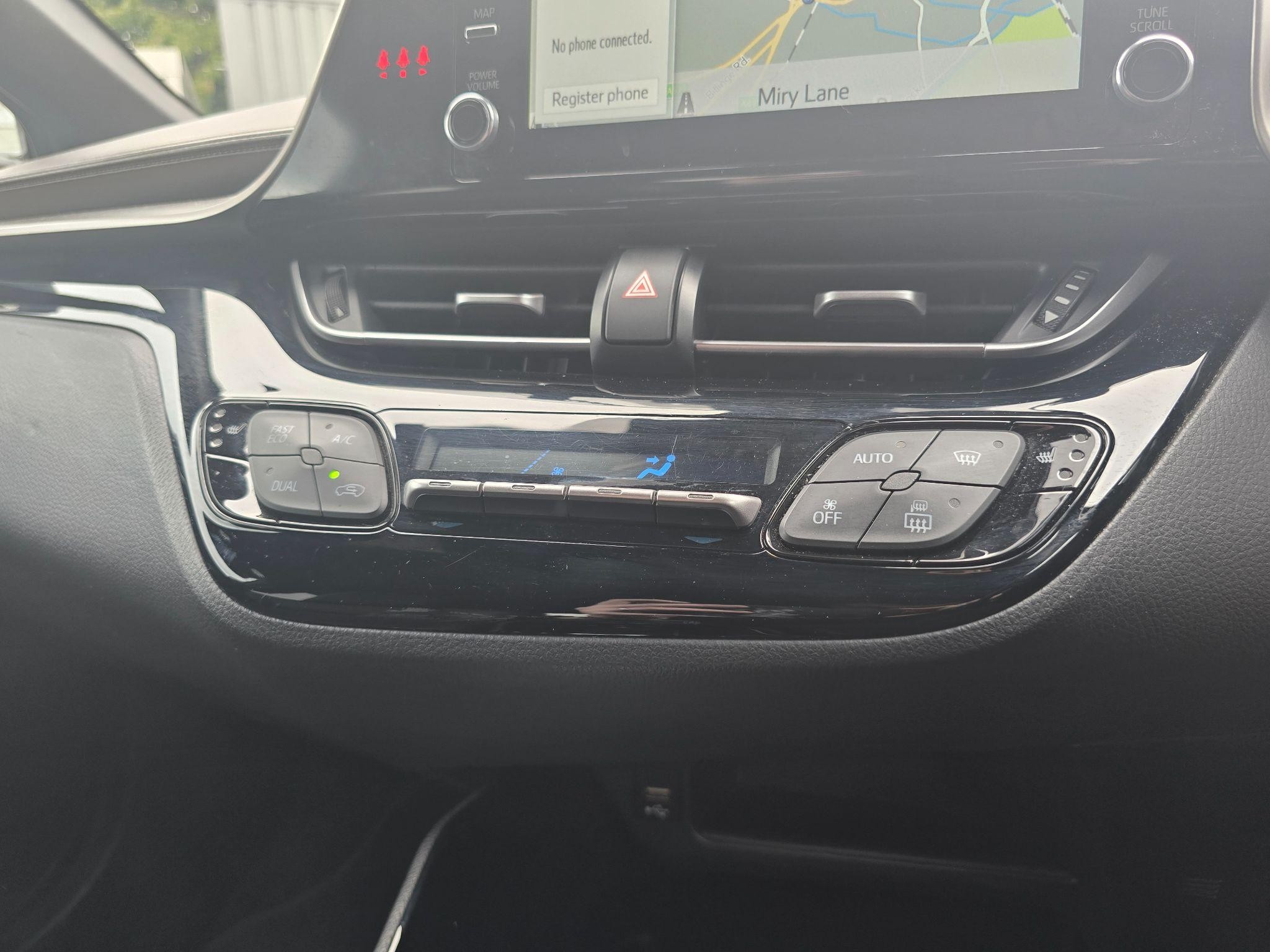 Toyota C-HR Image 18