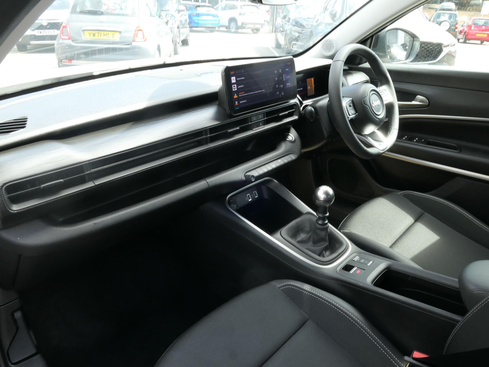 Jeep Avenger Image 9