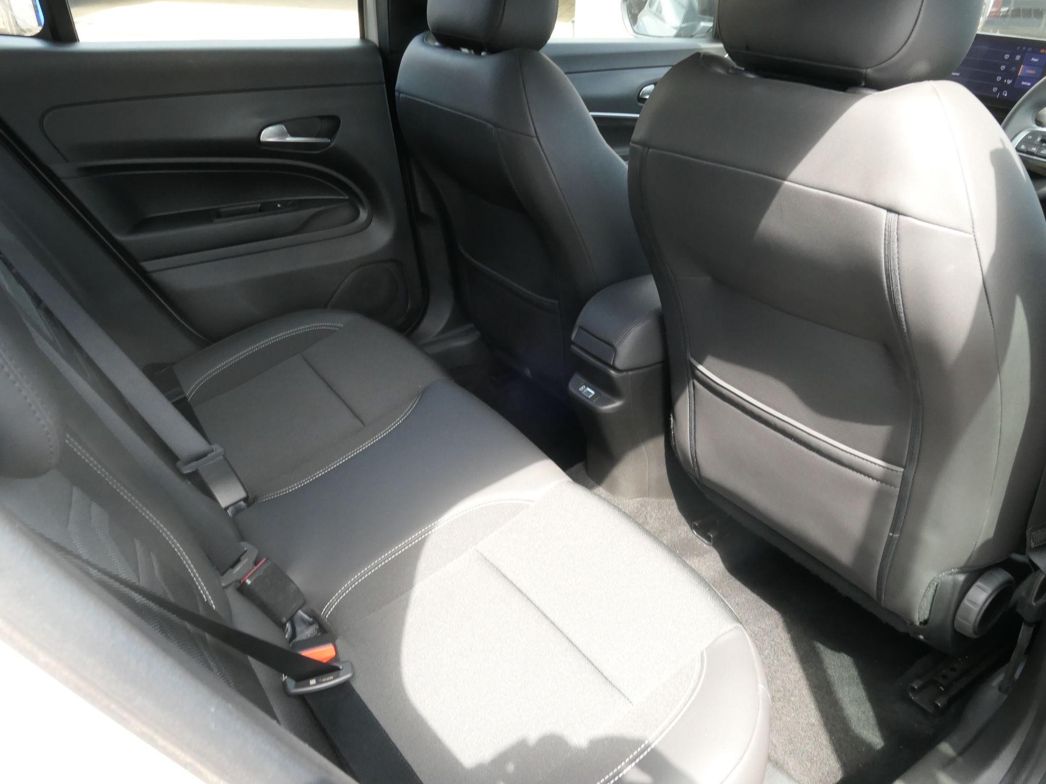 Jeep Avenger Image 12