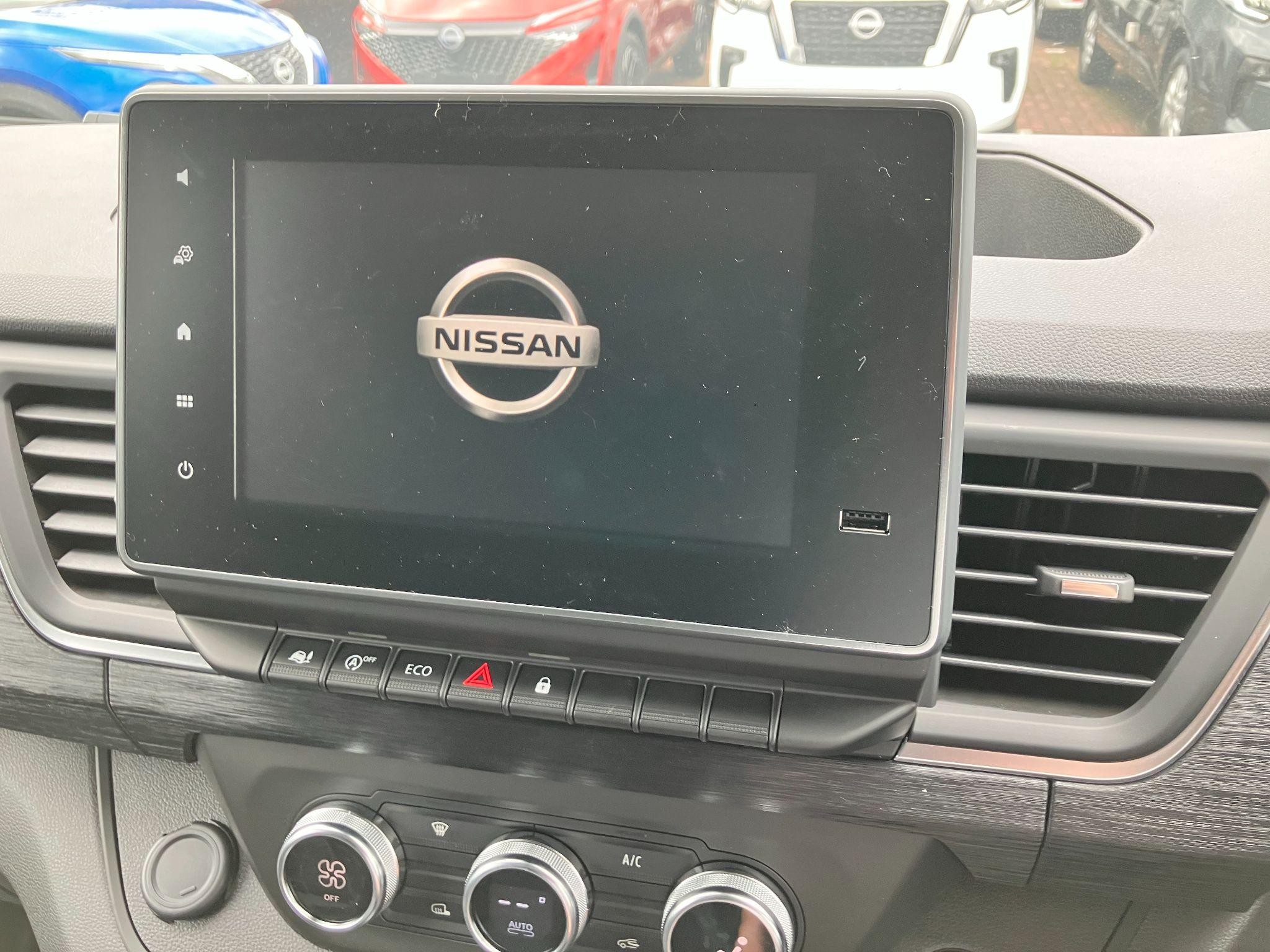 Nissan Primastar Image 8