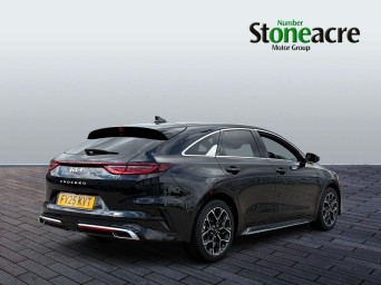 Kia ProCeed 1.5 T-GDi GT-Line Shooting Brake Euro 6 (s/s) 5dr FV25KVT Image 3