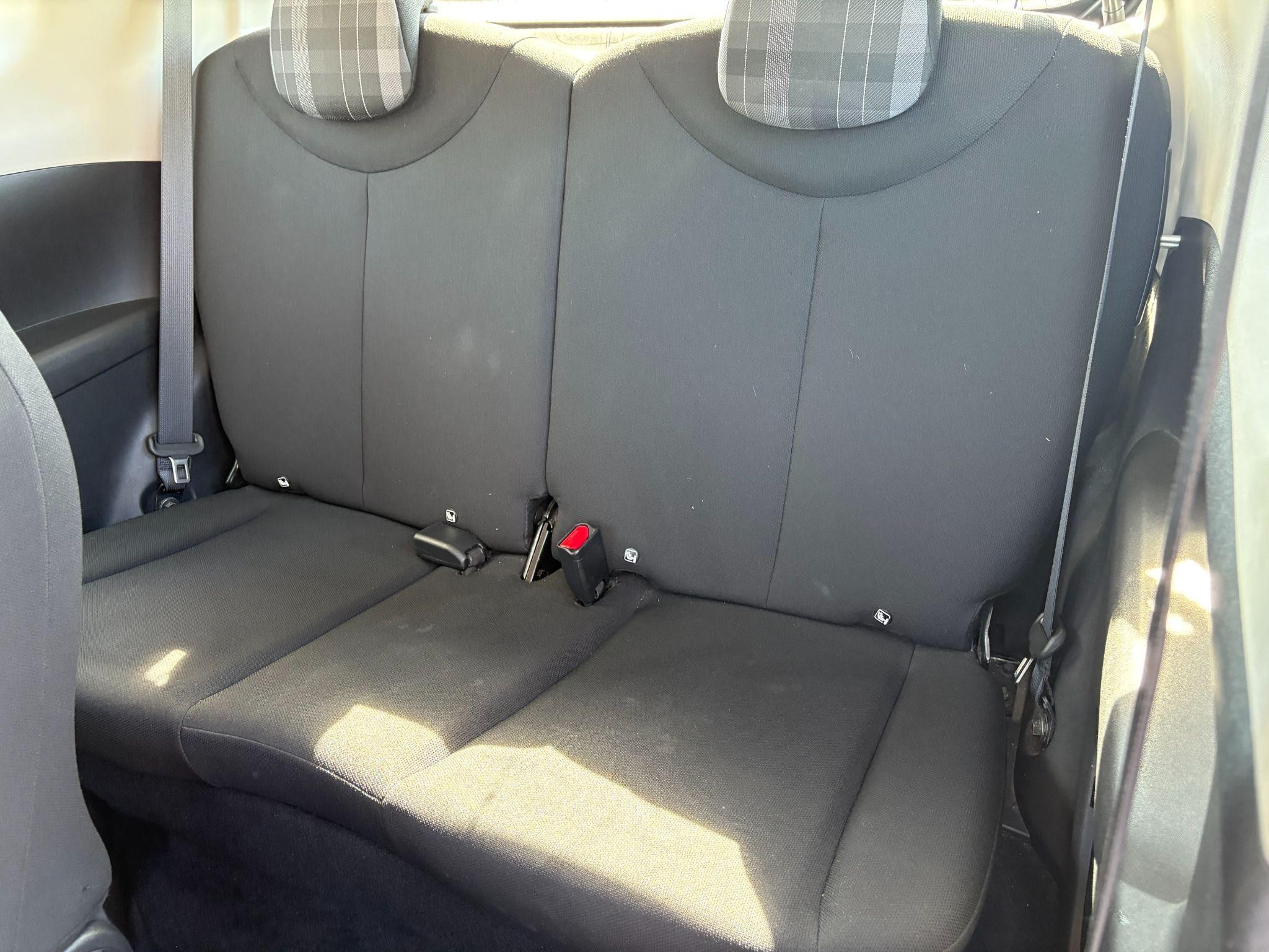 Peugeot 108 Image 11