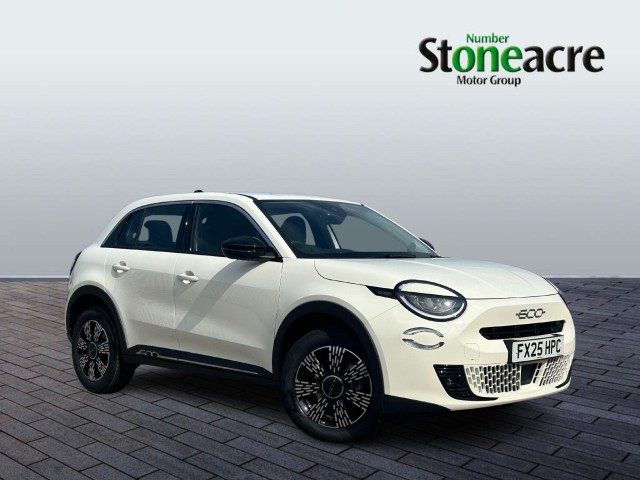 Fiat 600 1.2 MHEV e-DCT Euro 6 (s/s) 5dr FX25HPC Image 1