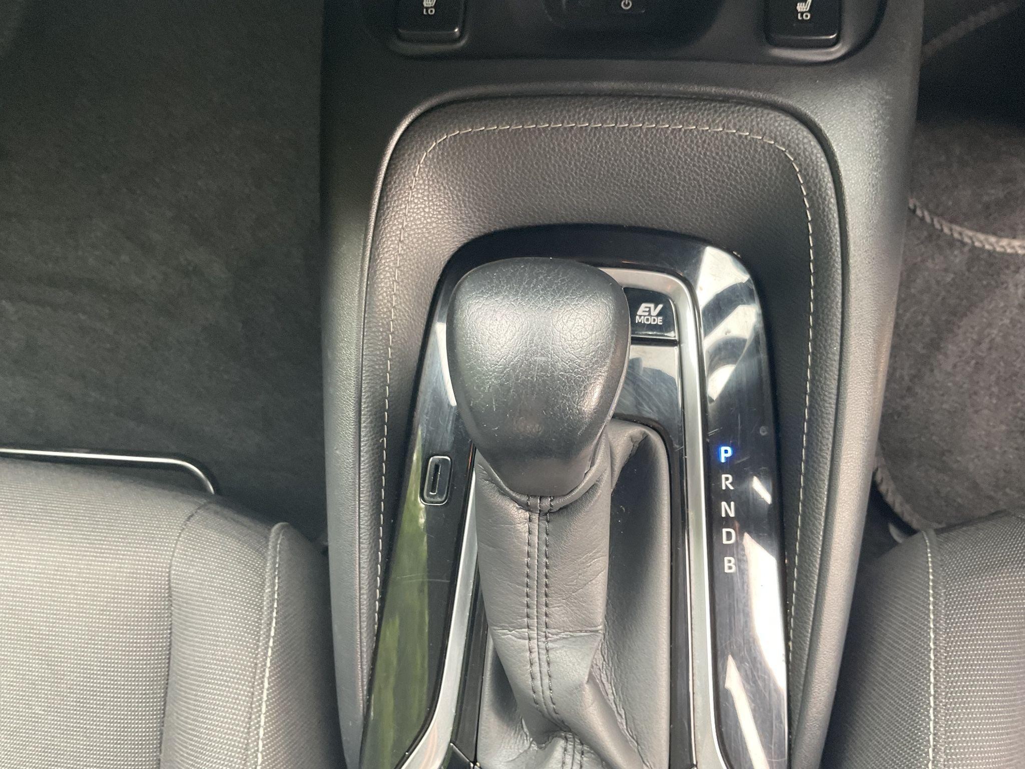 Suzuki Swace Image 17