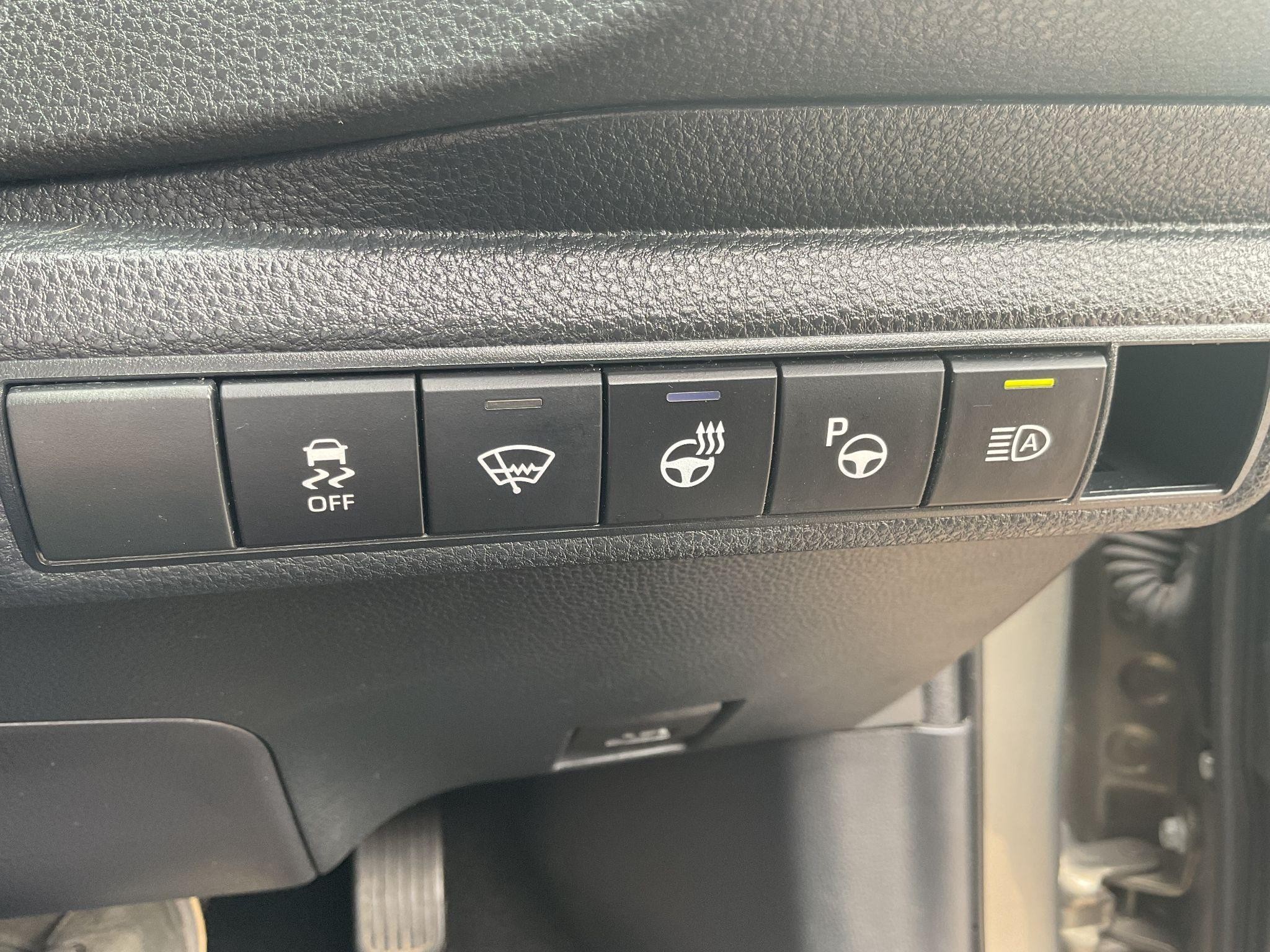 Suzuki Swace Image 19