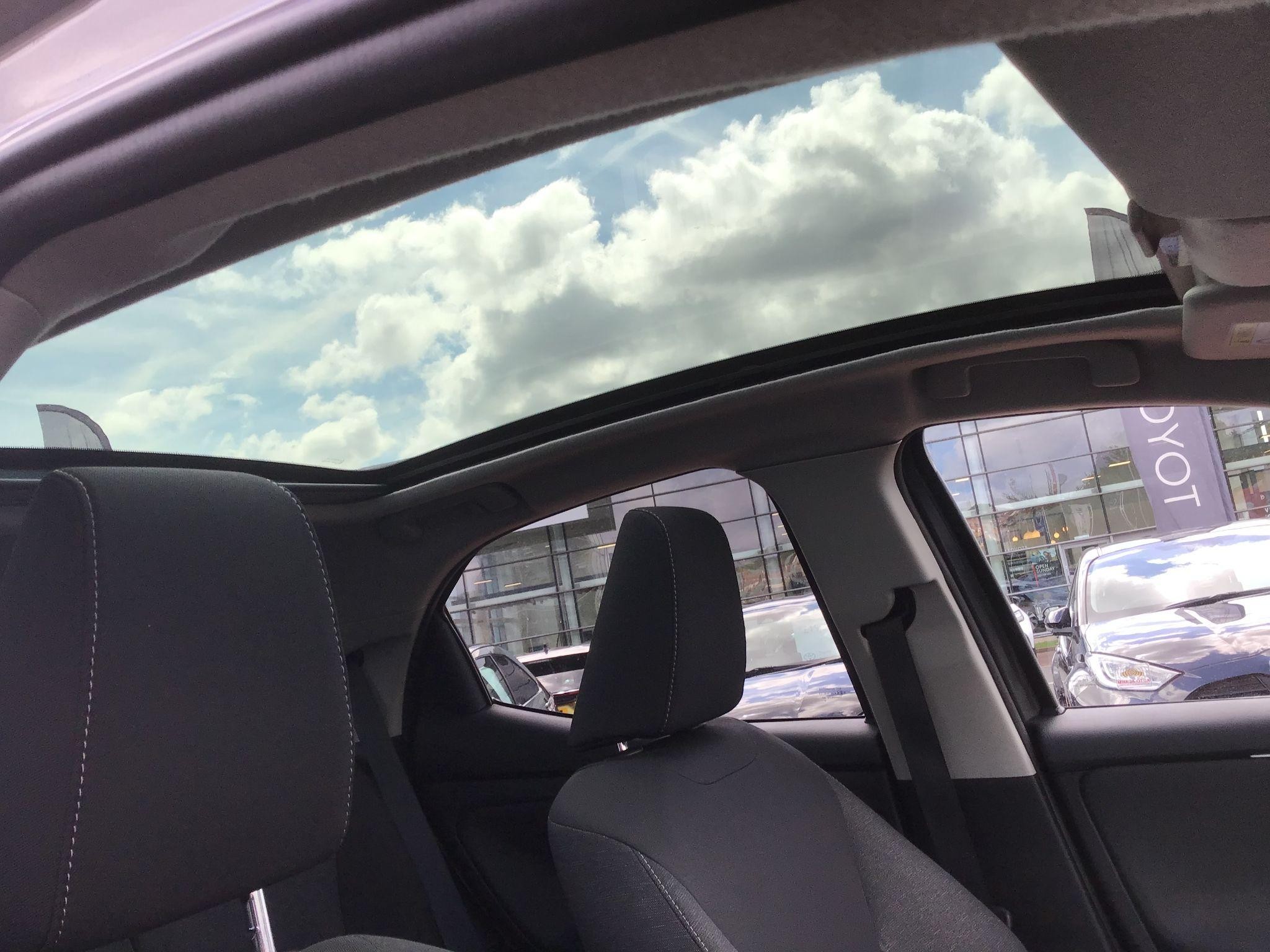 Toyota Yaris Image 16