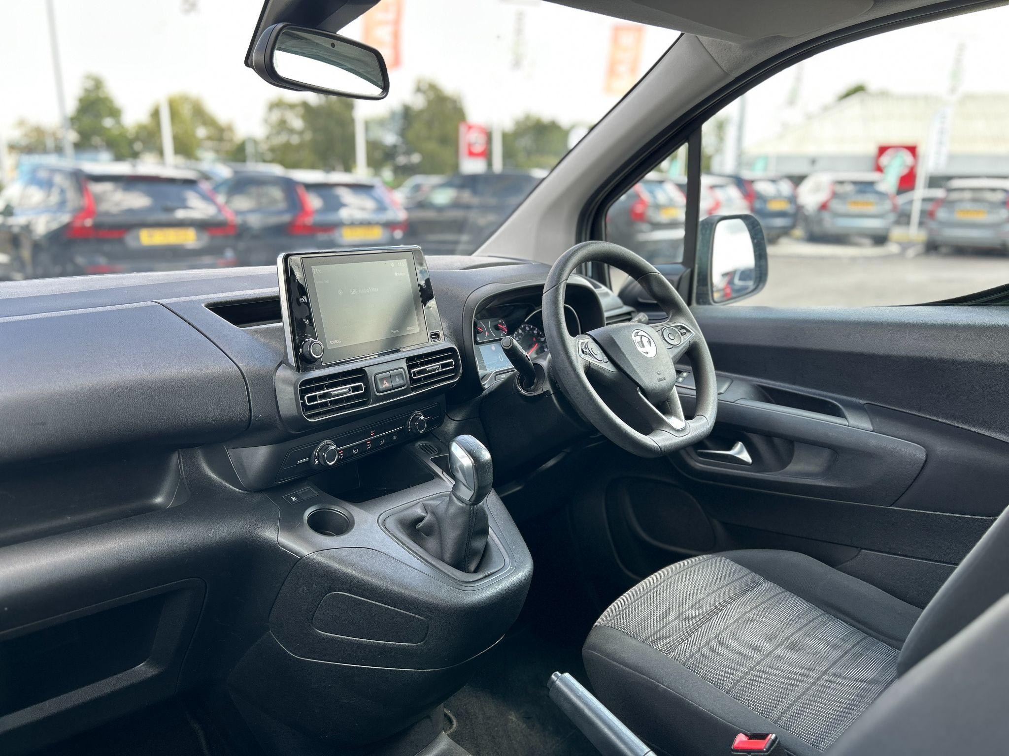 Vauxhall Combo Life Image 11