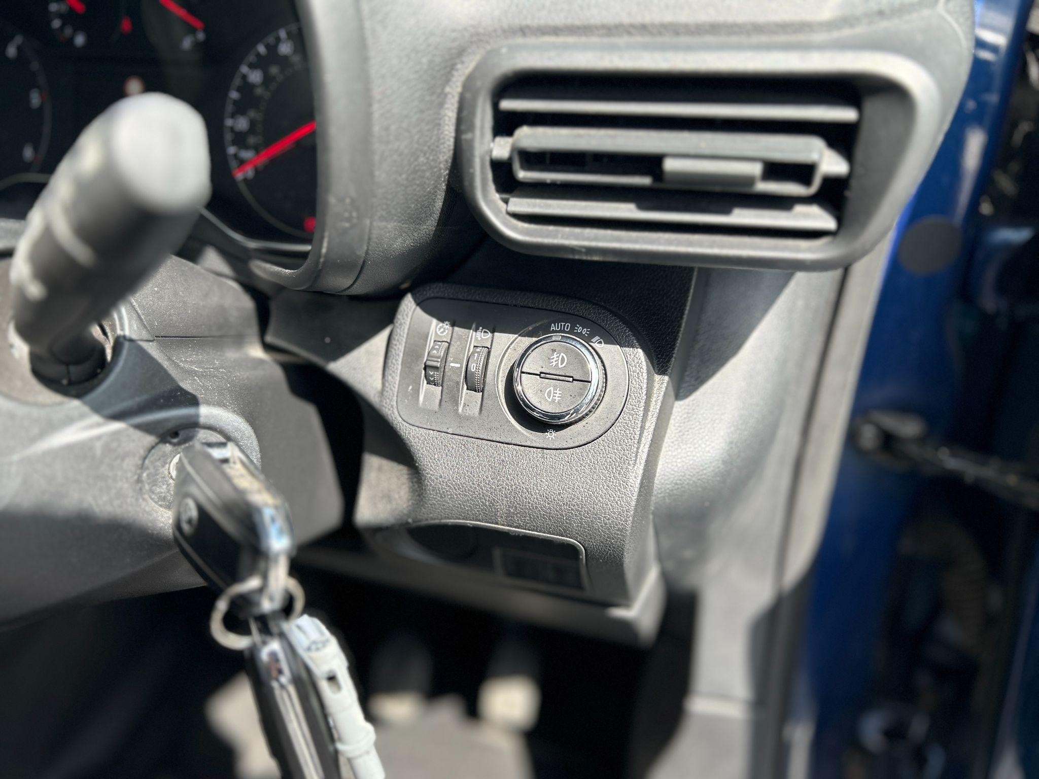 Vauxhall Combo Life Image 14