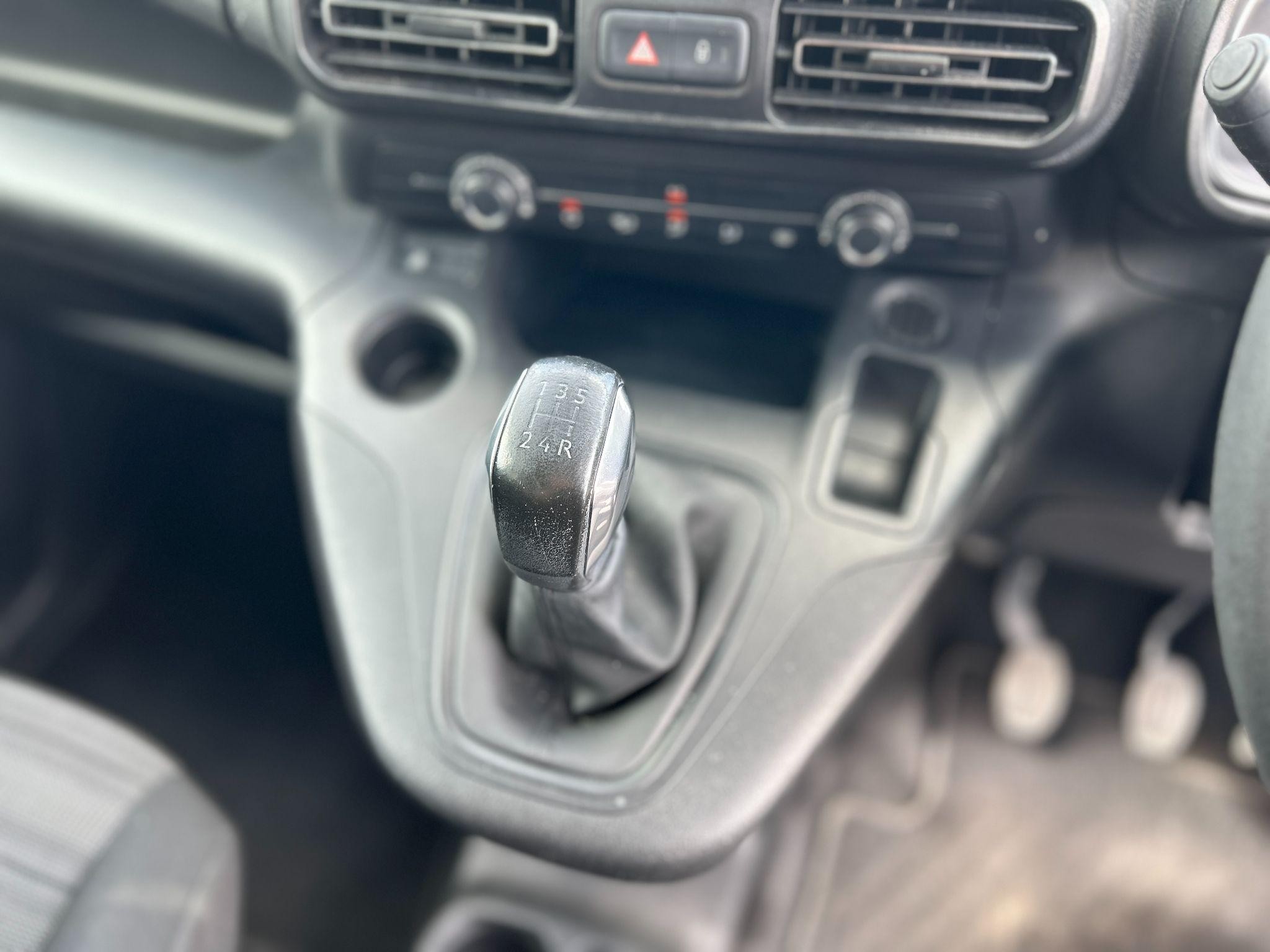 Vauxhall Combo Life Image 18