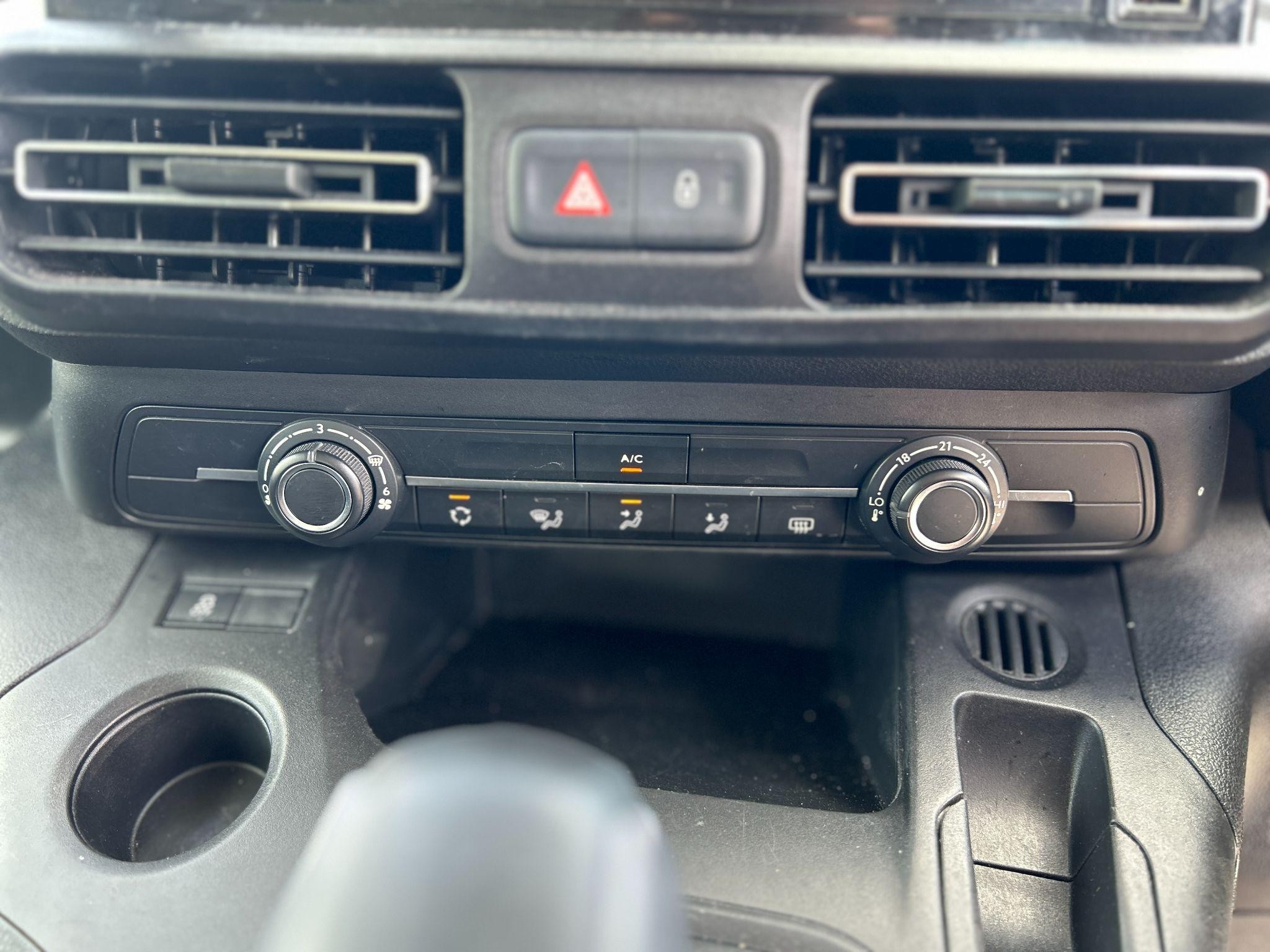 Vauxhall Combo Life Image 21
