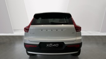Volvo XC40 Core B3 (163 hp) Auto NV25GDY Image 2
