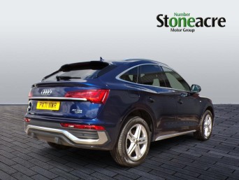 Audi Q5 2.0 TDI 40 S line Sportback S Tronic quattro Euro 6 (s/s) 5dr PX71NWR Image 2