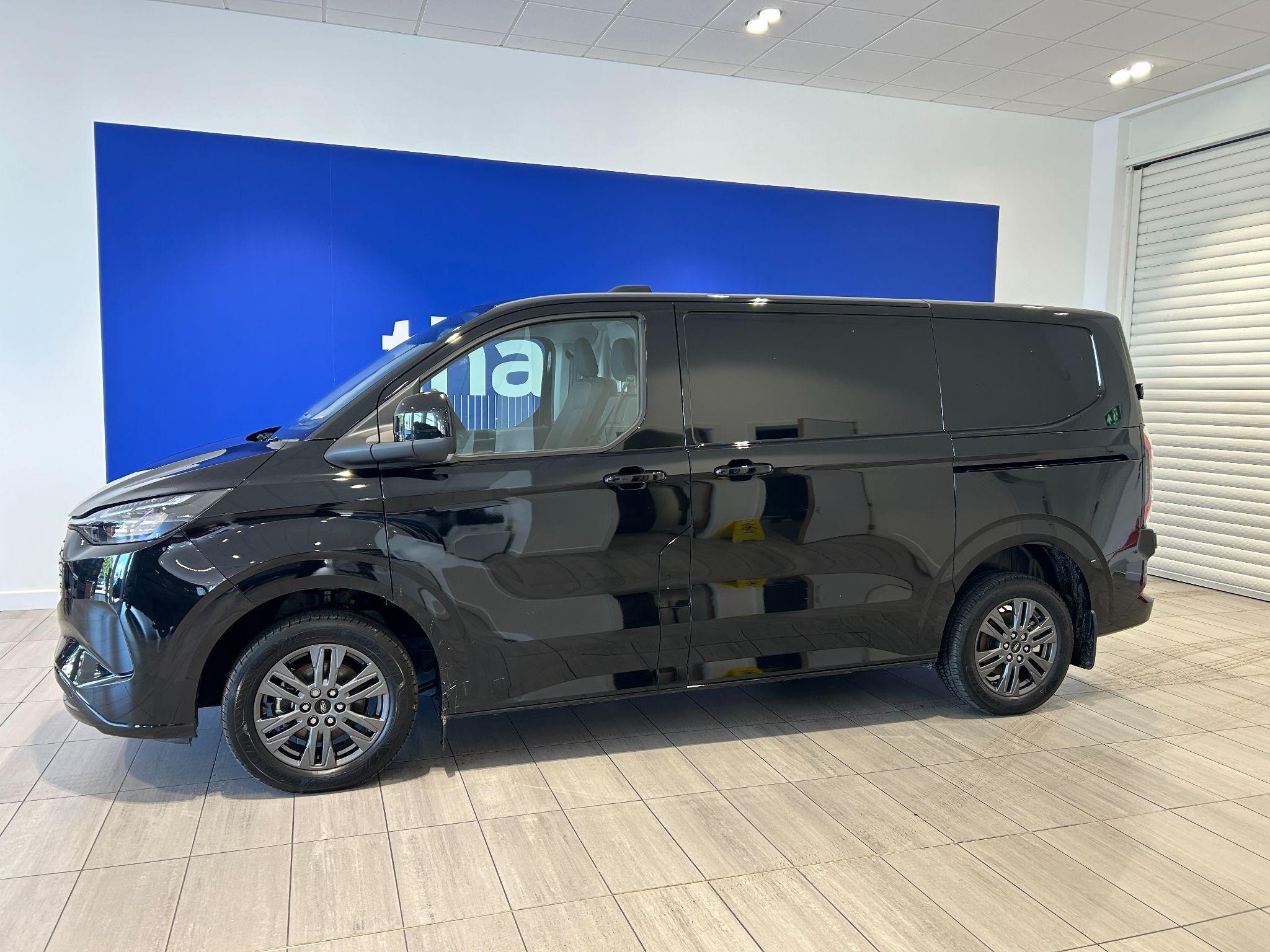 Ford E-Transit Custom Image 10