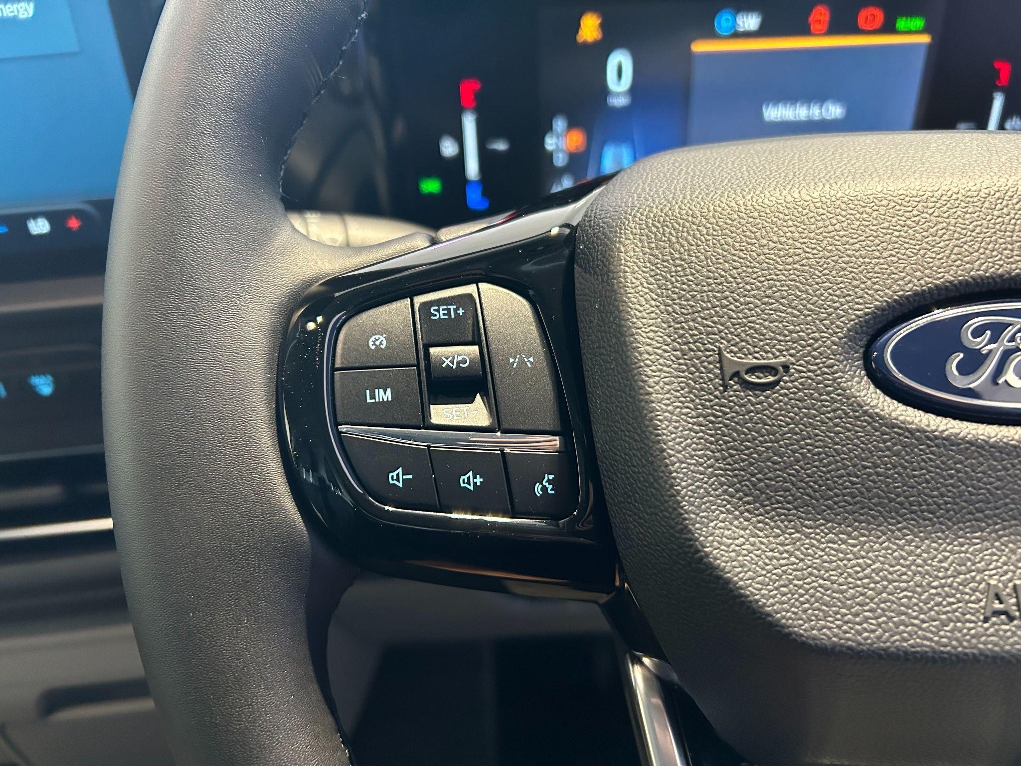 Ford E-Transit Custom Image 20