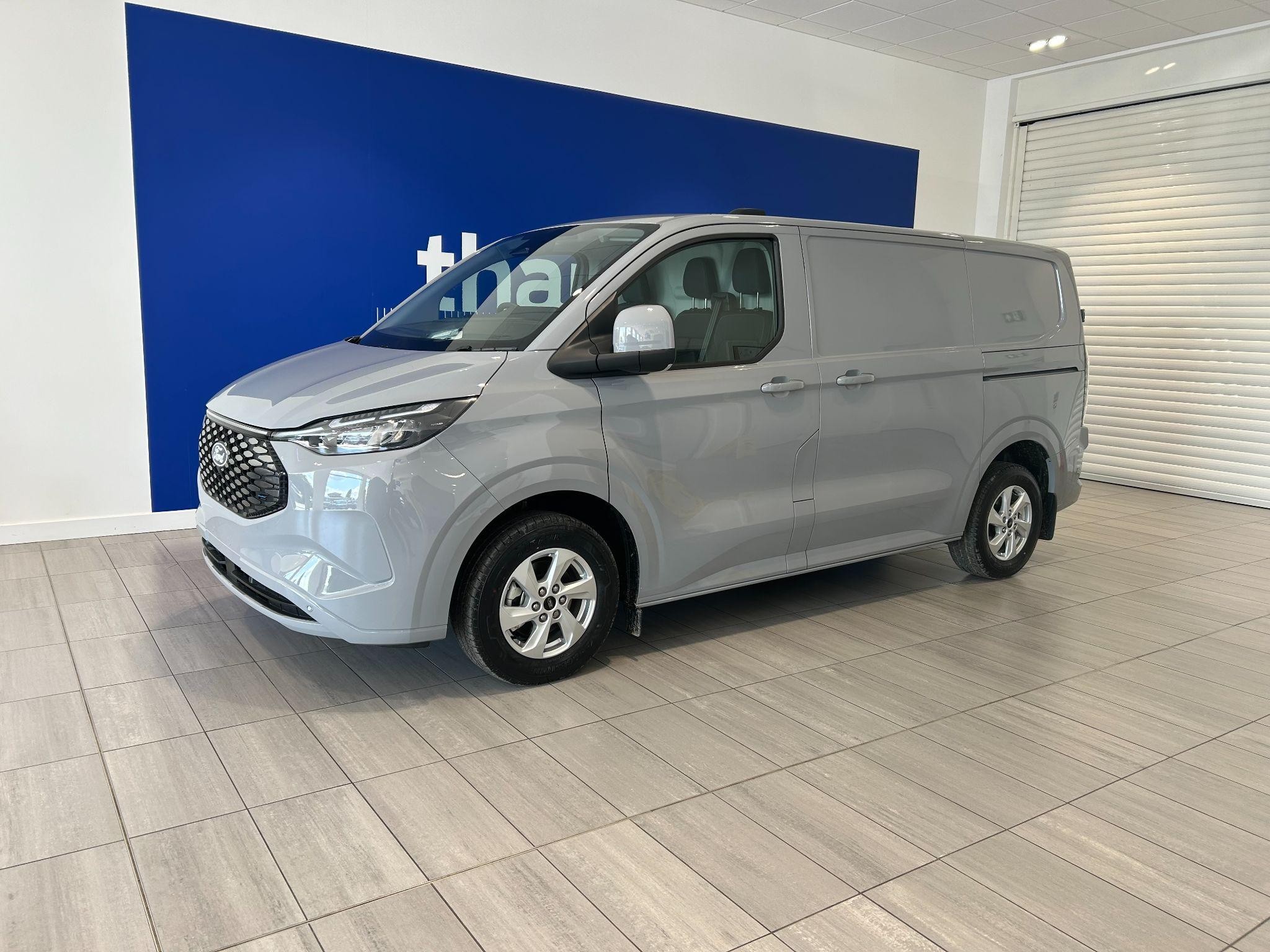 Ford E-Transit Custom Image 4