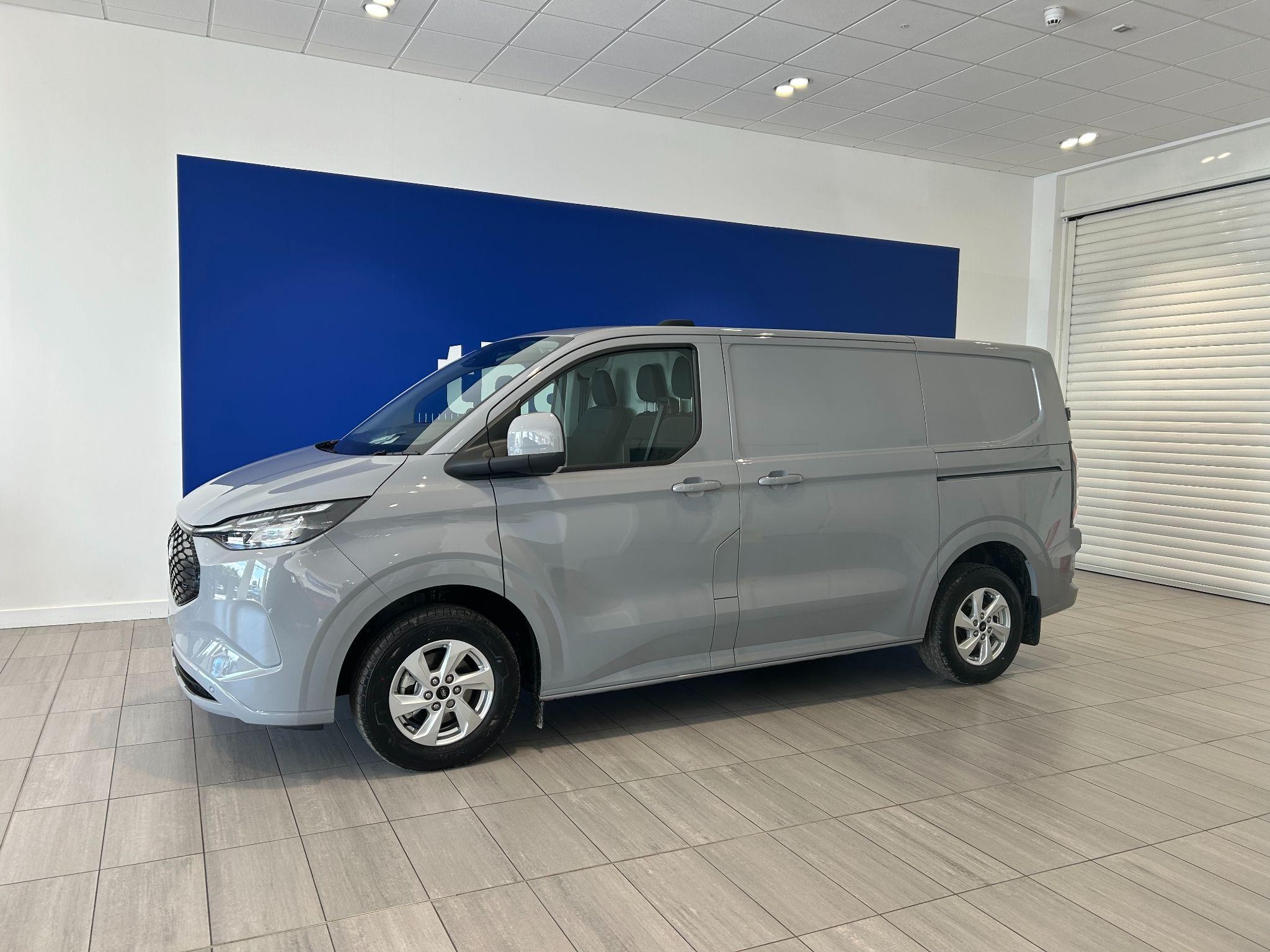 Ford E-Transit Custom Image 6