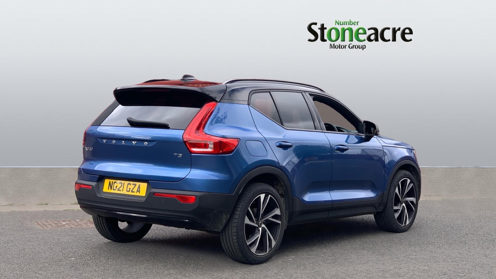 Volvo XC40 Image 2